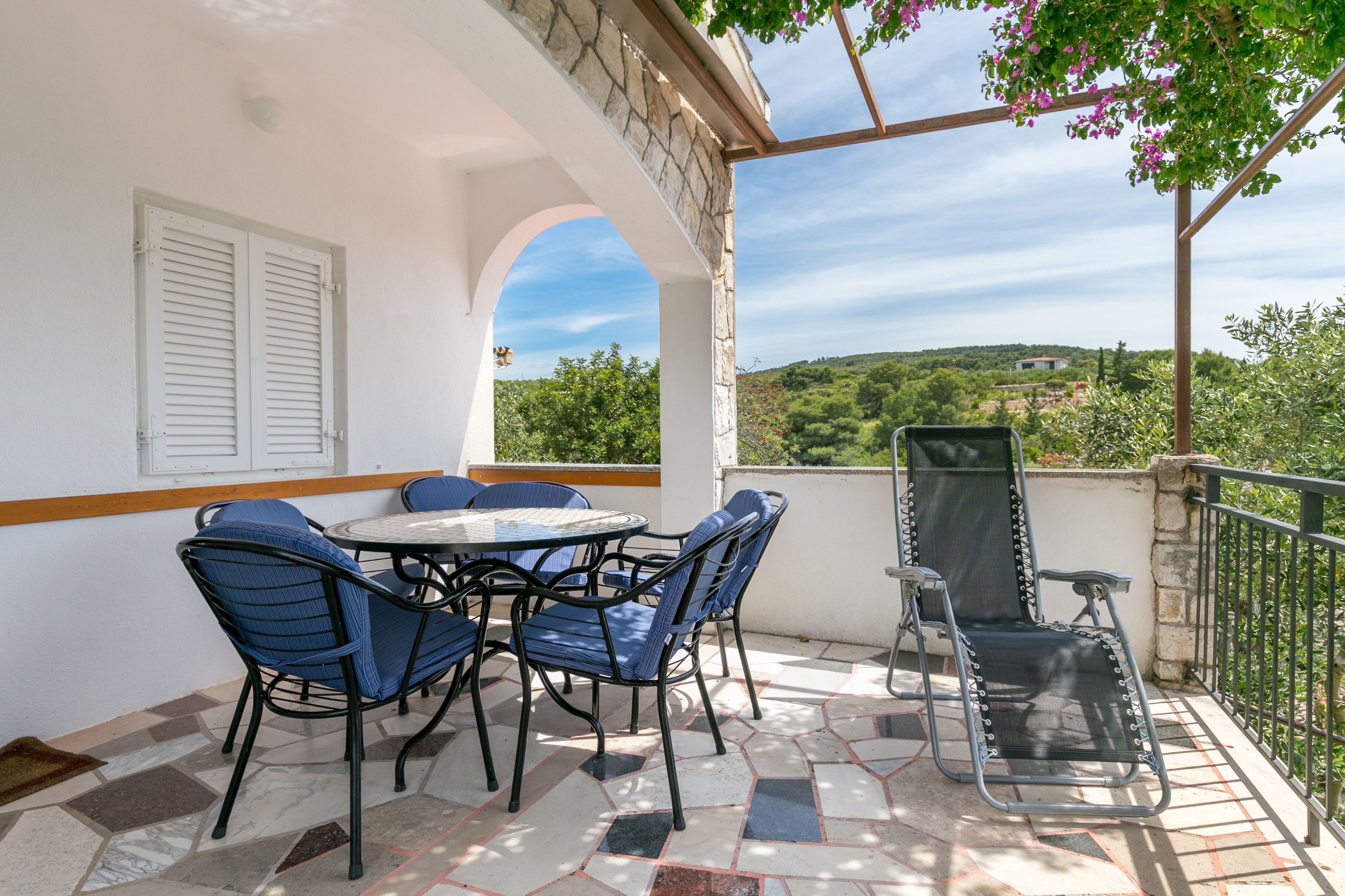 Two bedroom apartment with terrace and sea view Nečujam, Šolta  A-a