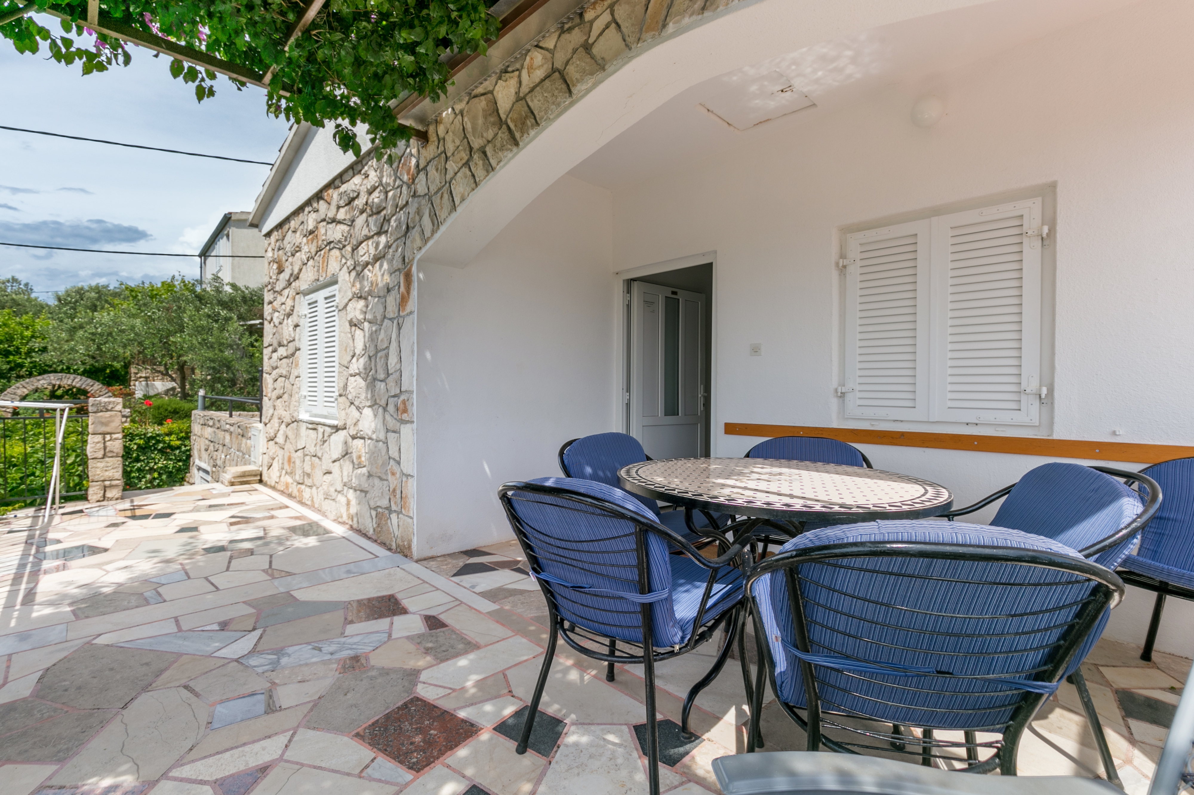 Two bedroom apartment with terrace and sea view Nečujam, Šolta  A-a