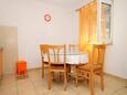 Dining room Pobij, Dining room in the apartment.