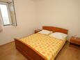 Ložnice 2 Tvrdni Dolac, Ložnice 2 v ubytování typu apartment.