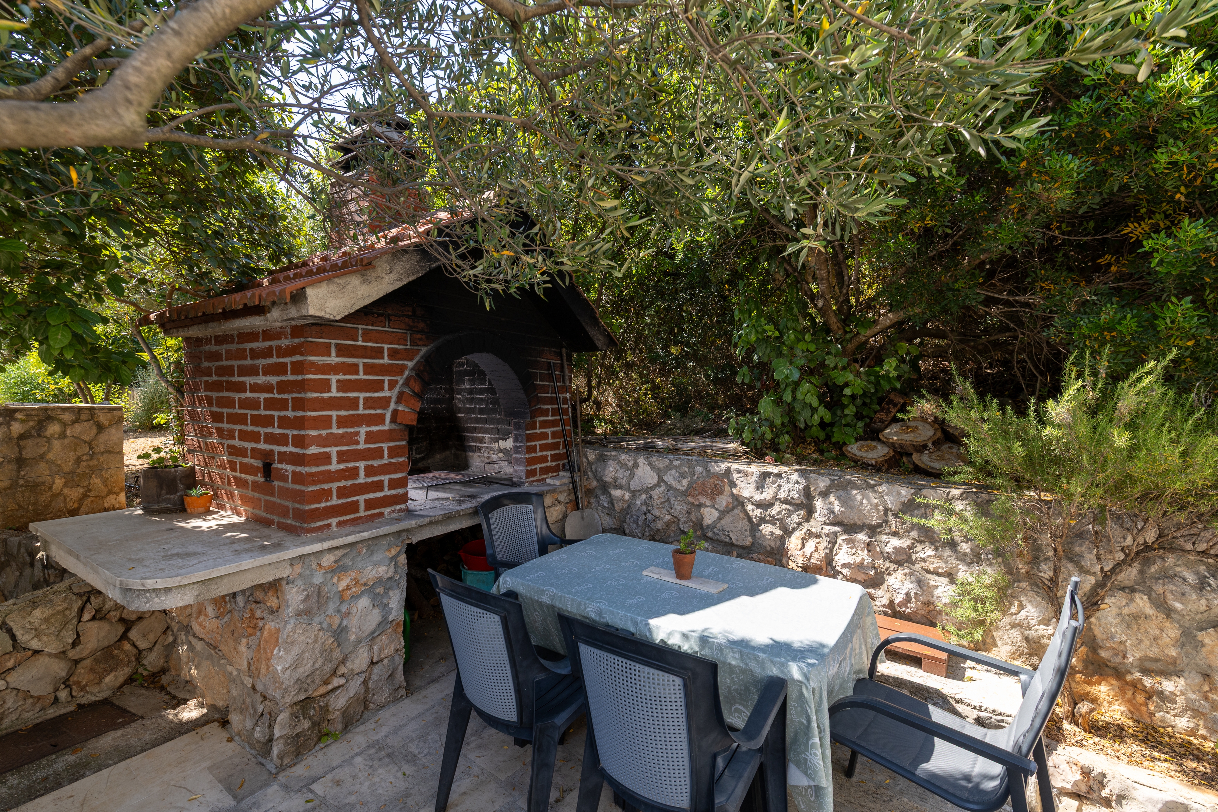 Studio flat with terrace Zavala, Hvar  AS-a