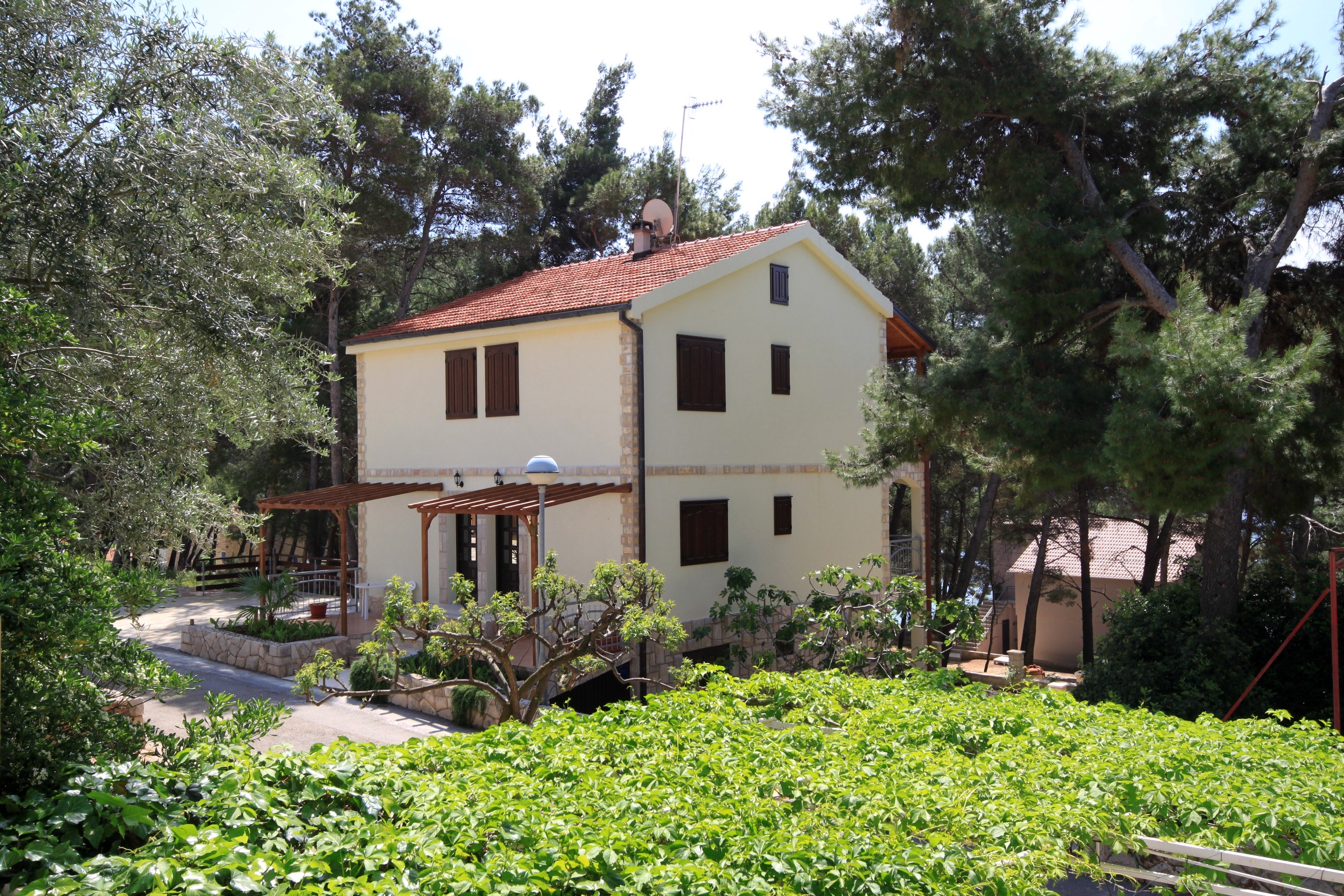 Two bedroom apartment with terrace Ivan Dolac, Hvar  A-a