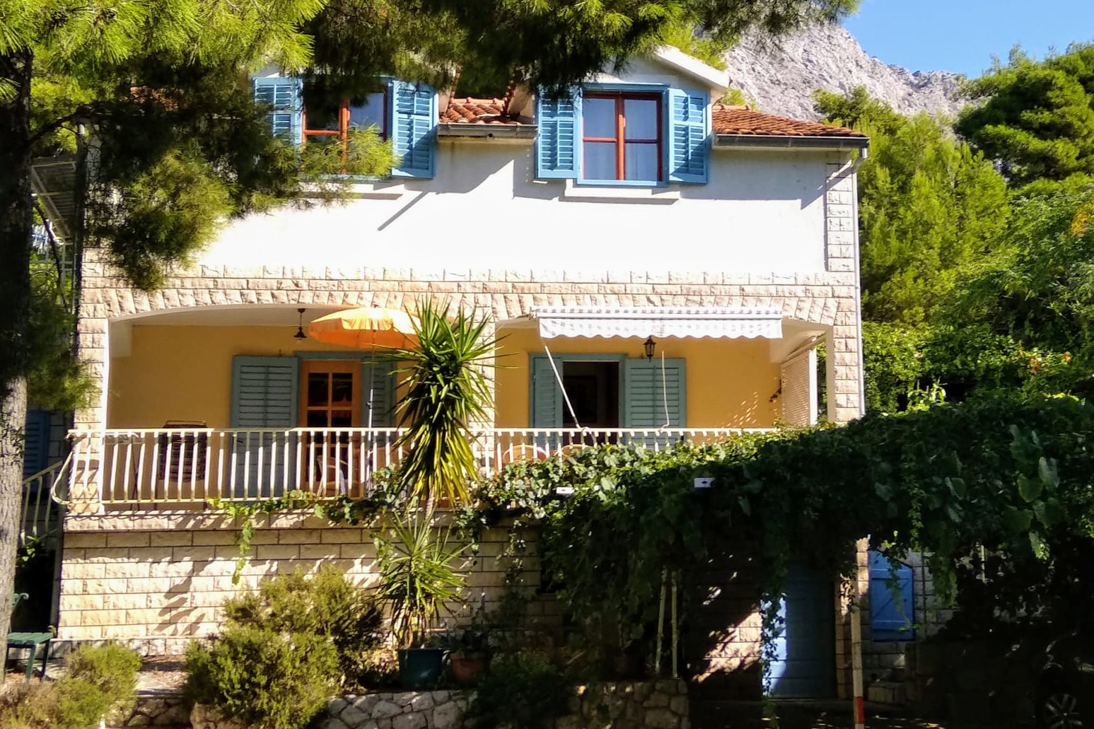 Two bedroom apartment with terrace Ivan Dolac, Hvar (A-8711-c)