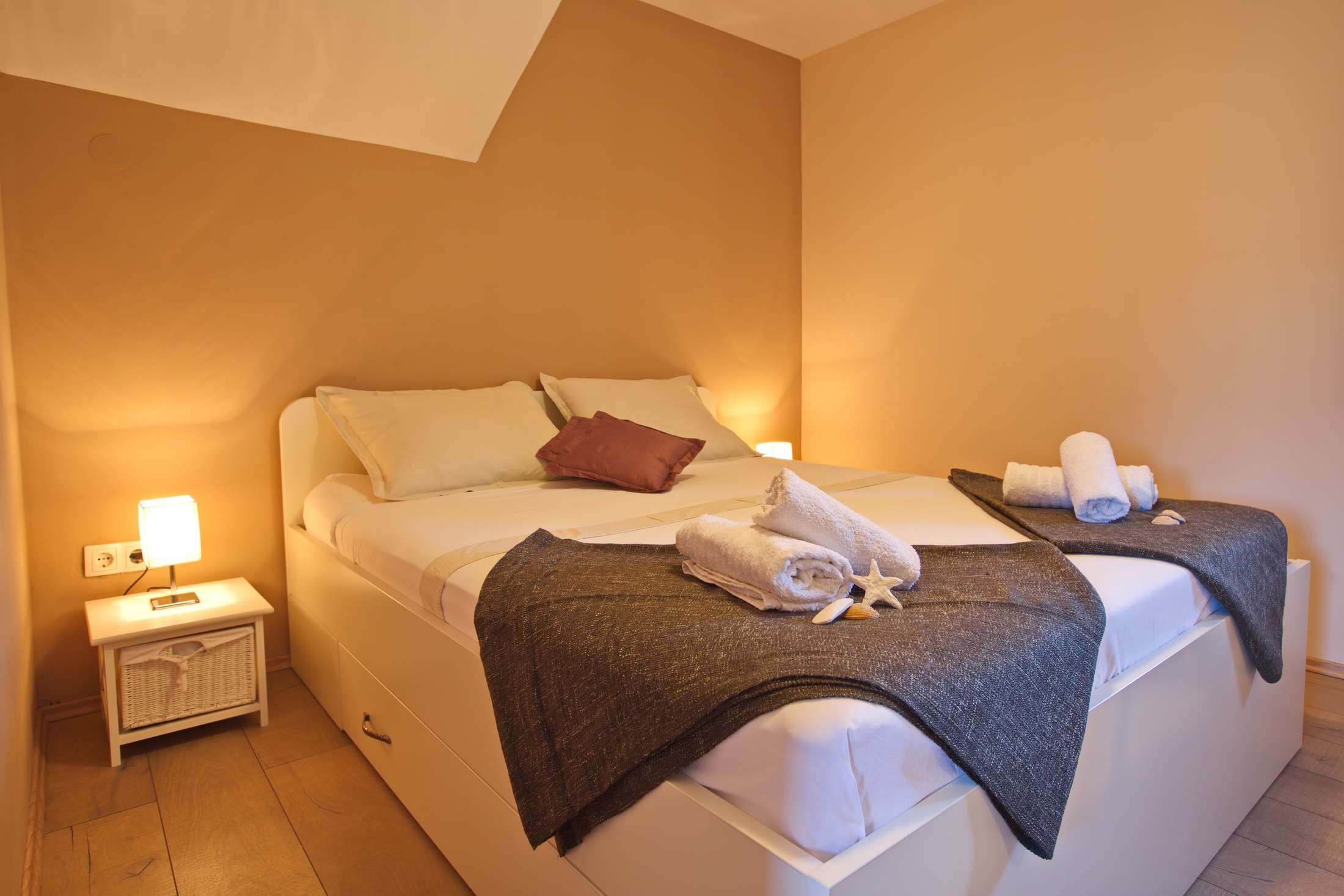 Three bedroom apartment with terrace Jelsa, Hvar  A-b