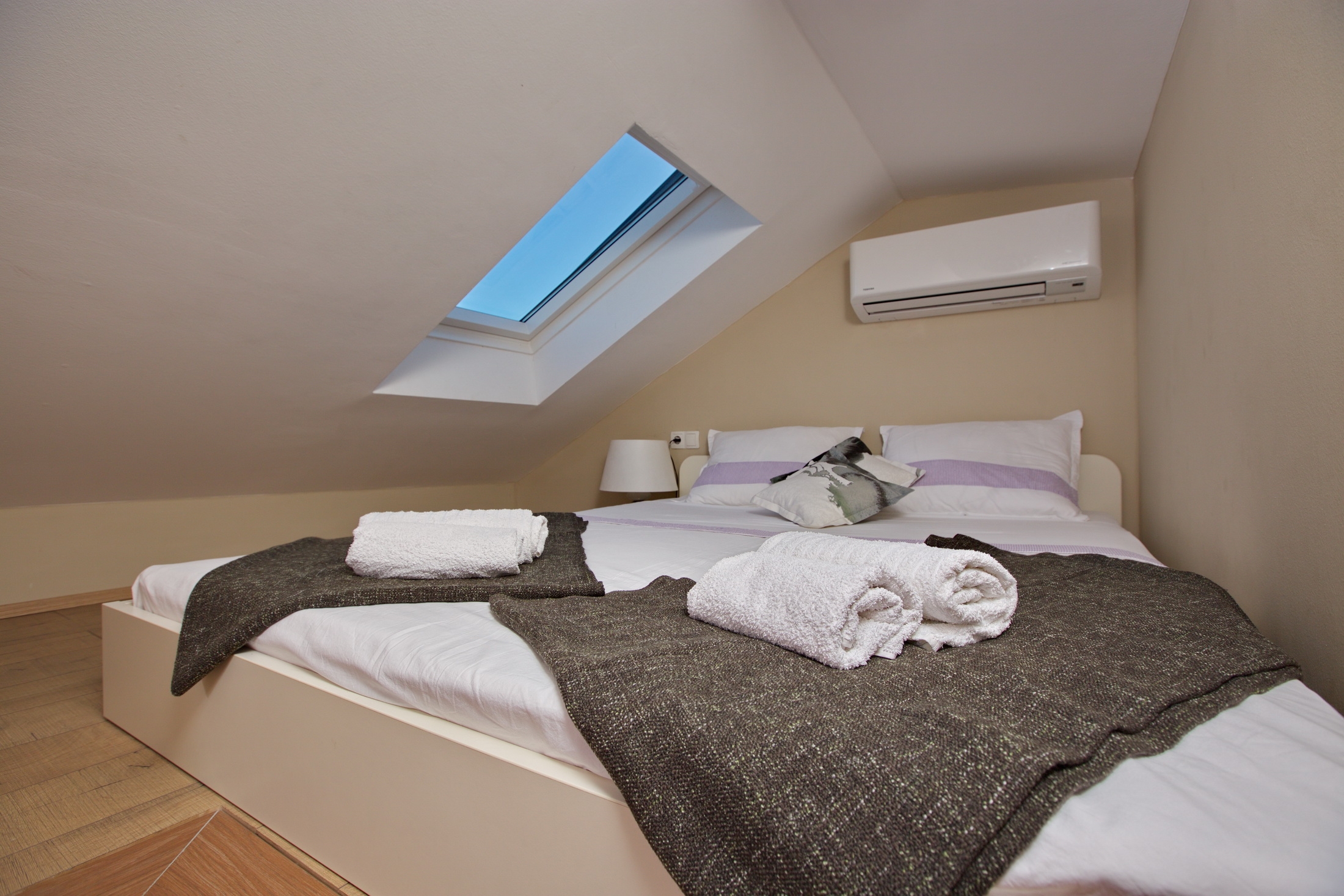 Three bedroom apartment with terrace Jelsa, Hvar  A-b