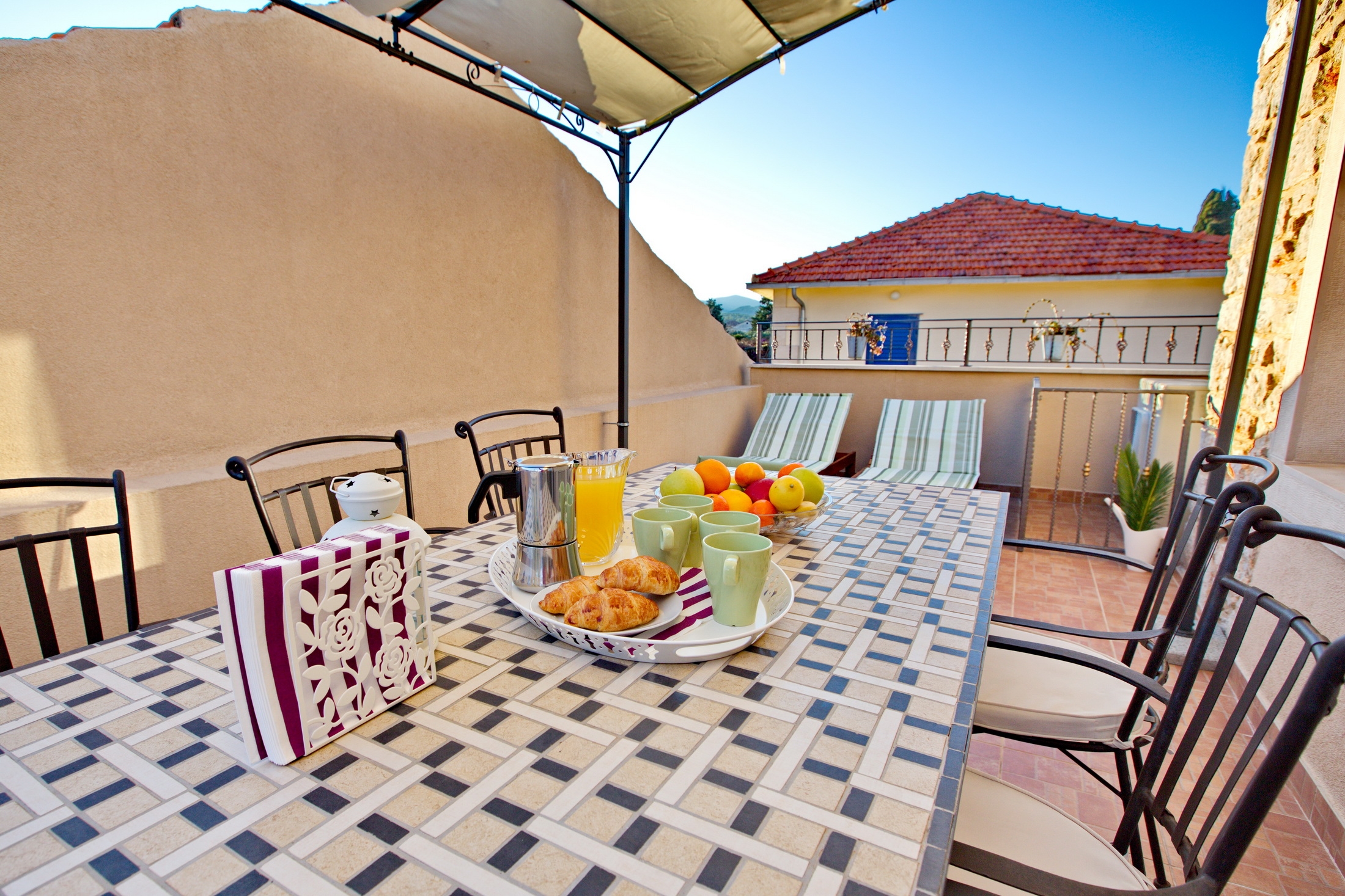 Three bedroom apartment with terrace Jelsa, Hvar  A-b