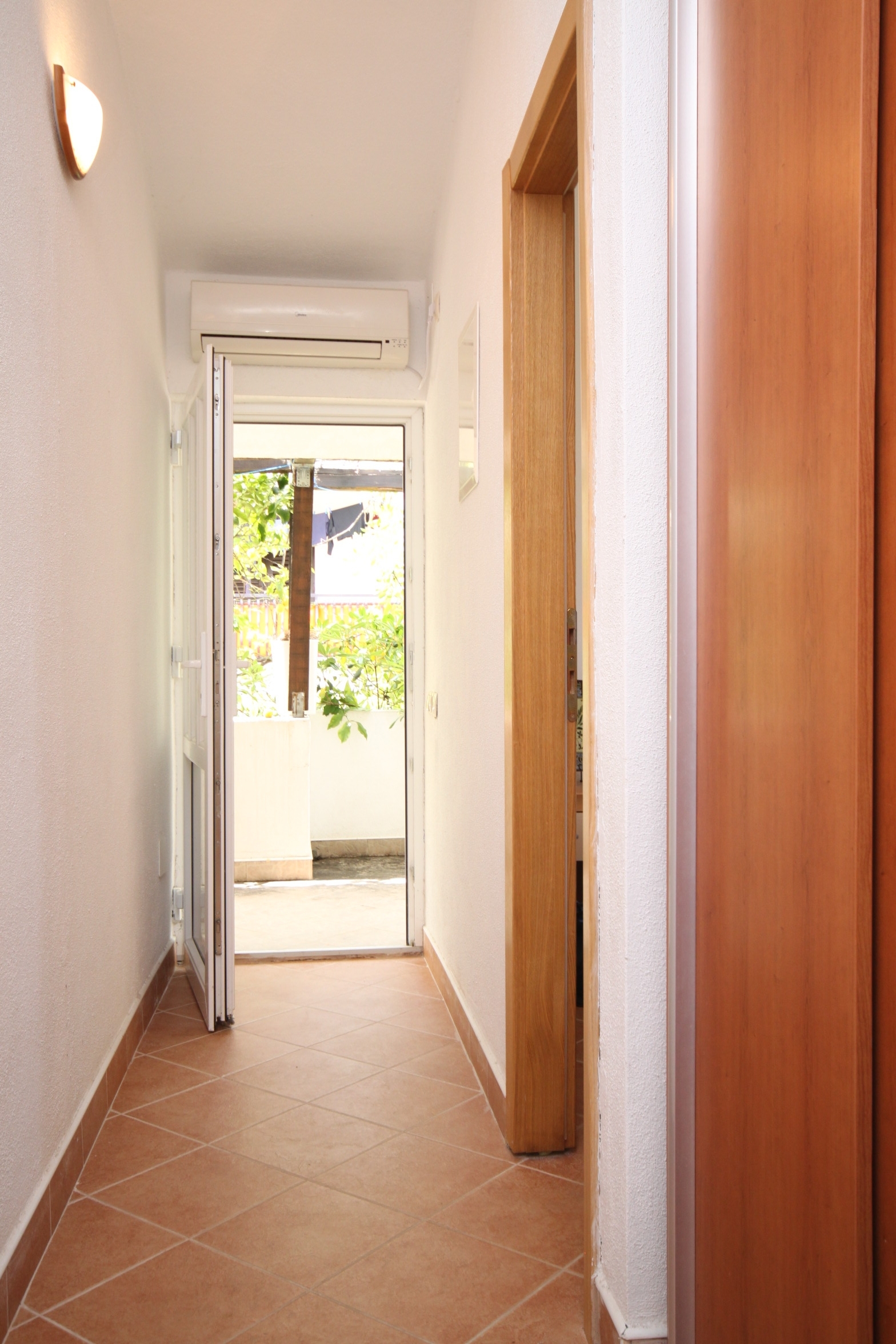 One bedroom apartment with terrace and sea view Jelsa, Hvar  A-a