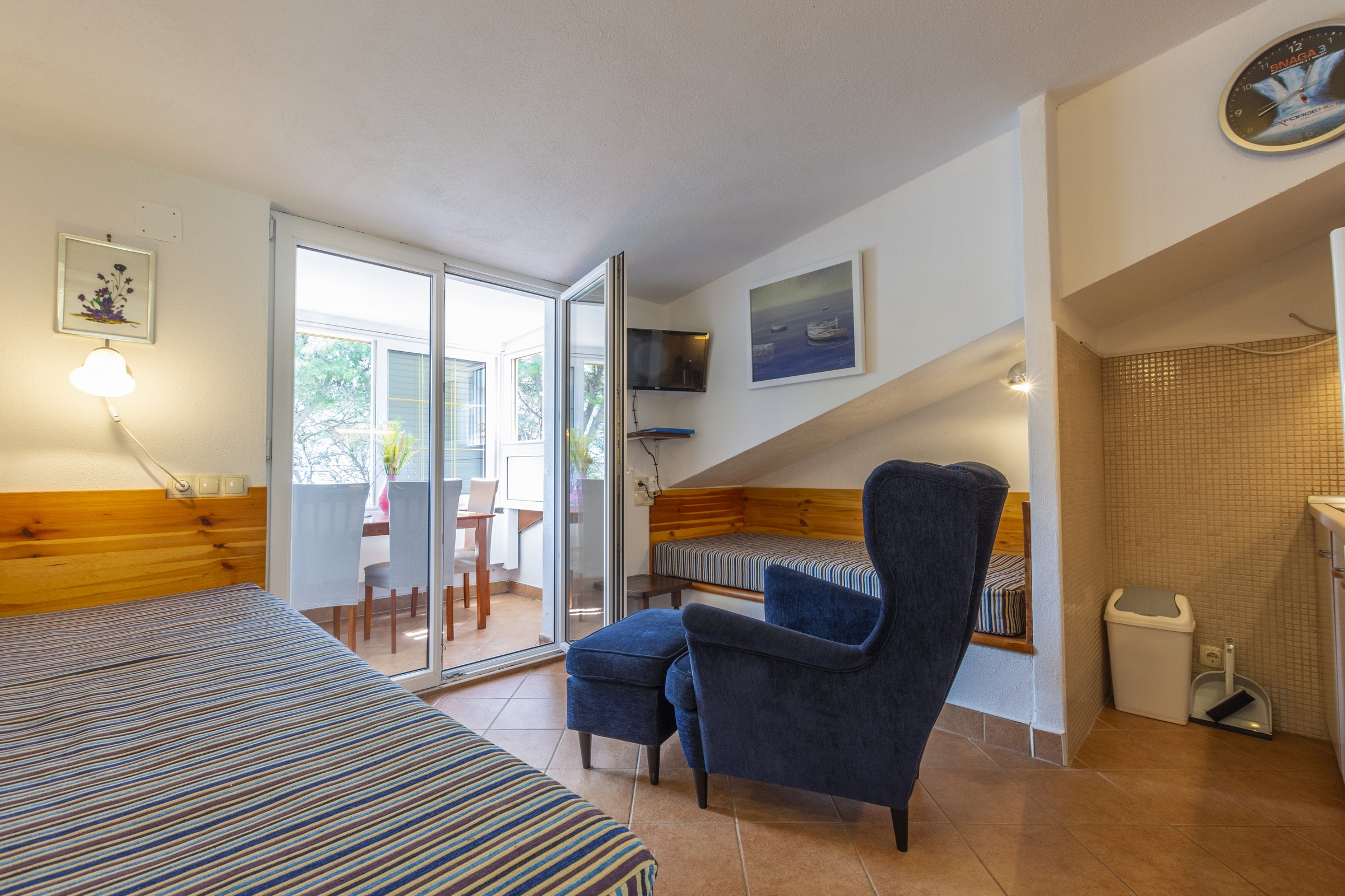 One bedroom apartment with terrace and sea view Jelsa, Hvar (A-8729-b)