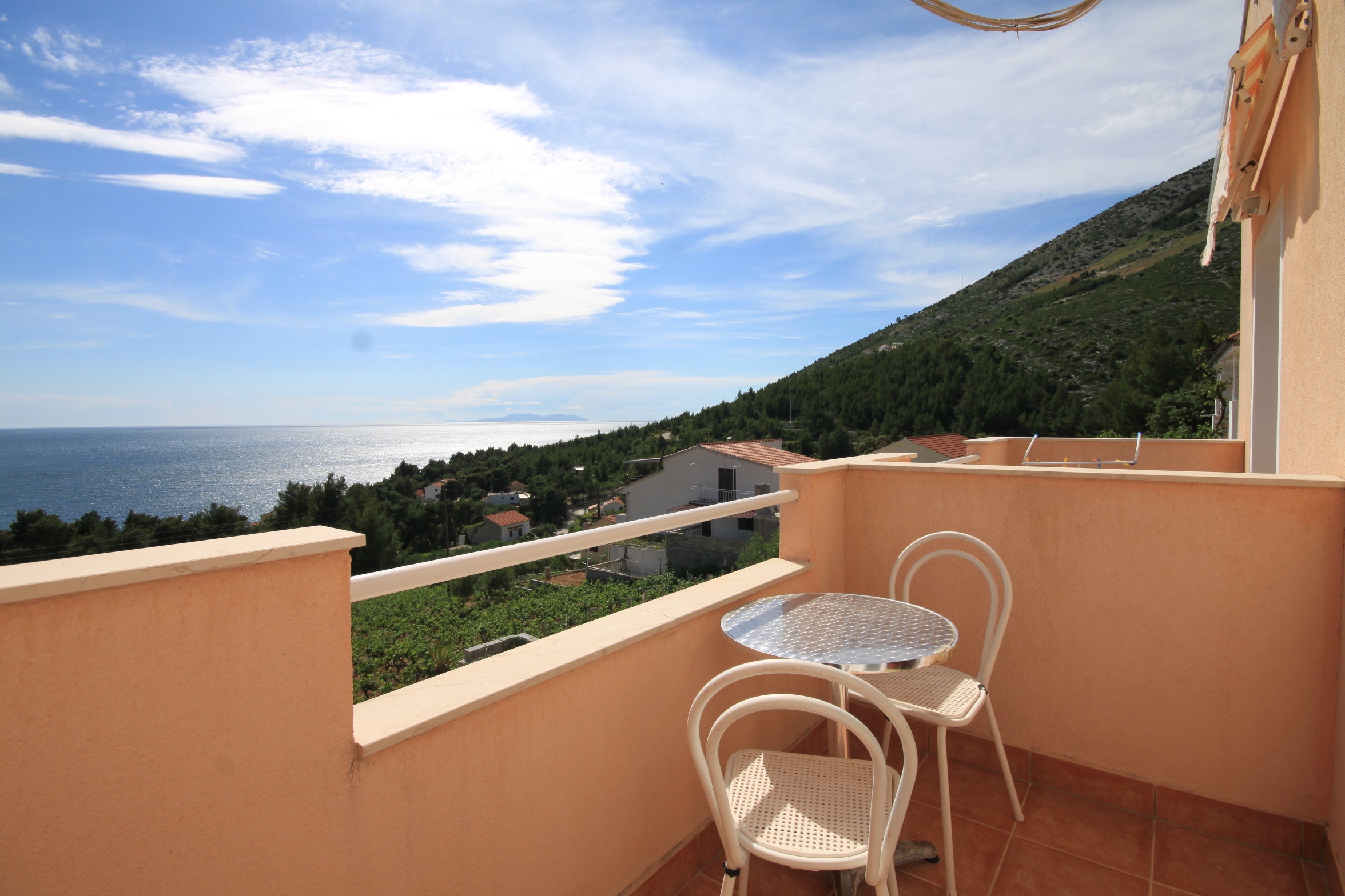 Two bedroom apartment with balcony and sea view Ivan Dolac, Hvar  A-d