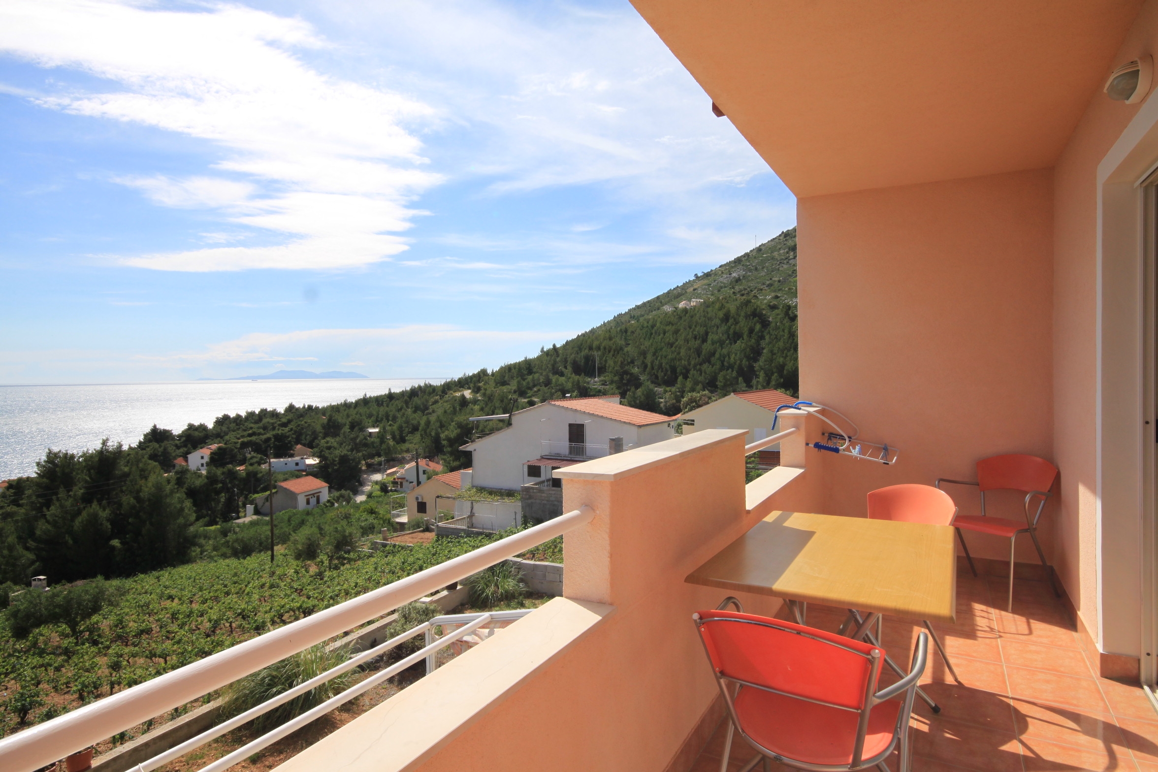 Two bedroom apartment with balcony and sea view Ivan Dolac, Hvar  A-d