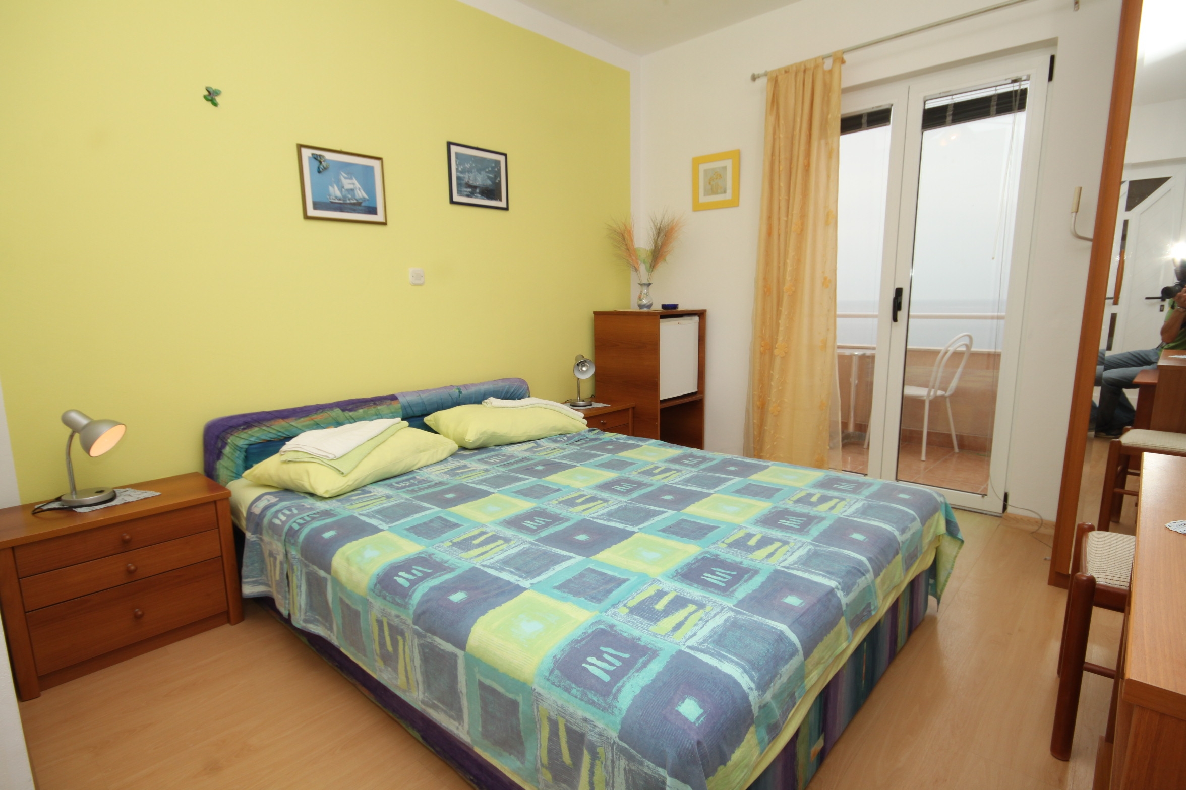 Room with balcony and sea view Ivan Dolac, Hvar (S-8734-c)