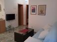 Bol, Living room in the apartment, air condition available and WiFi.