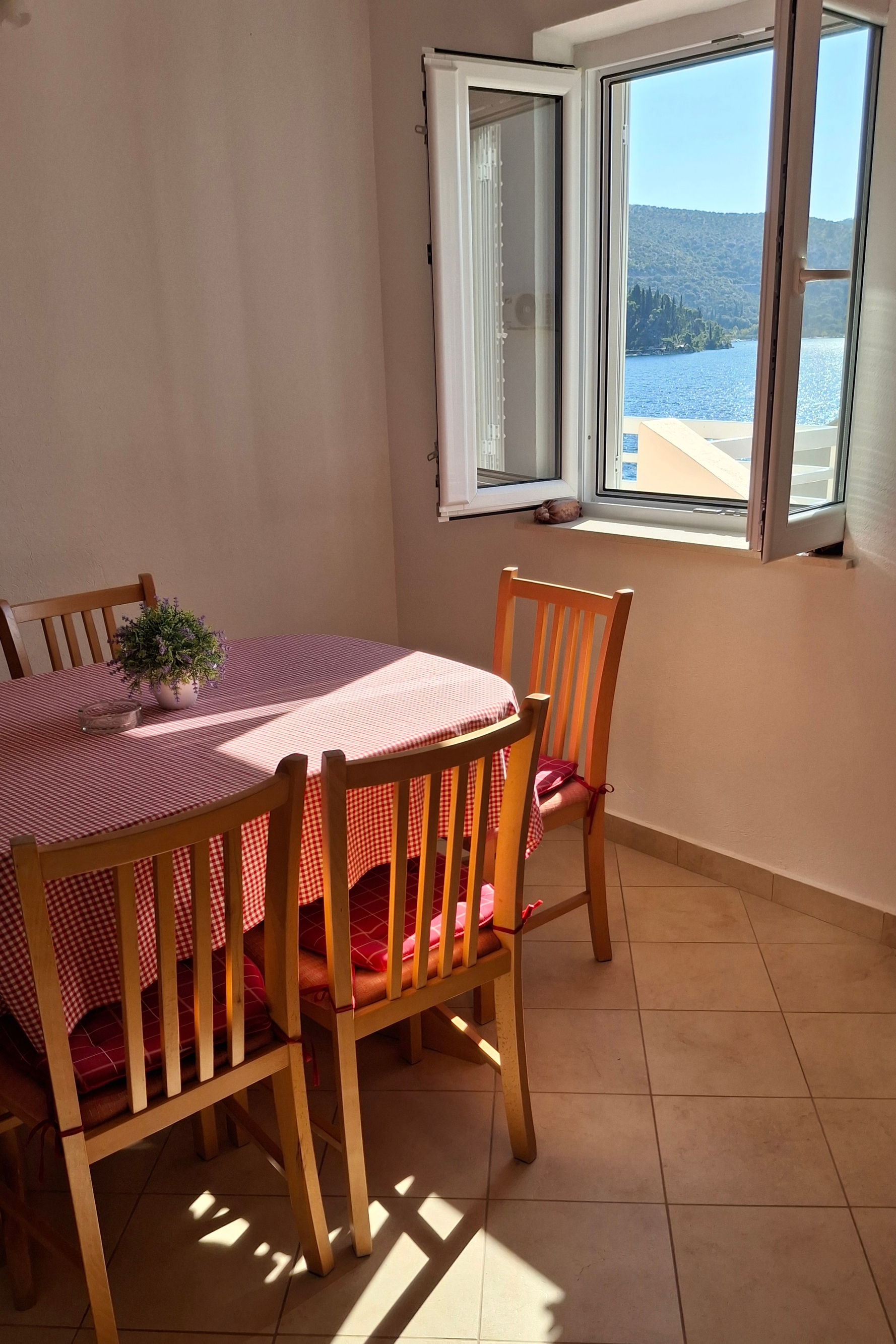 Two bedroom apartment near beach Slano, Dubrovnik (A-8741-a) Two bedroom apartment near beach Slano, Dubrovnik (A-8741-a)