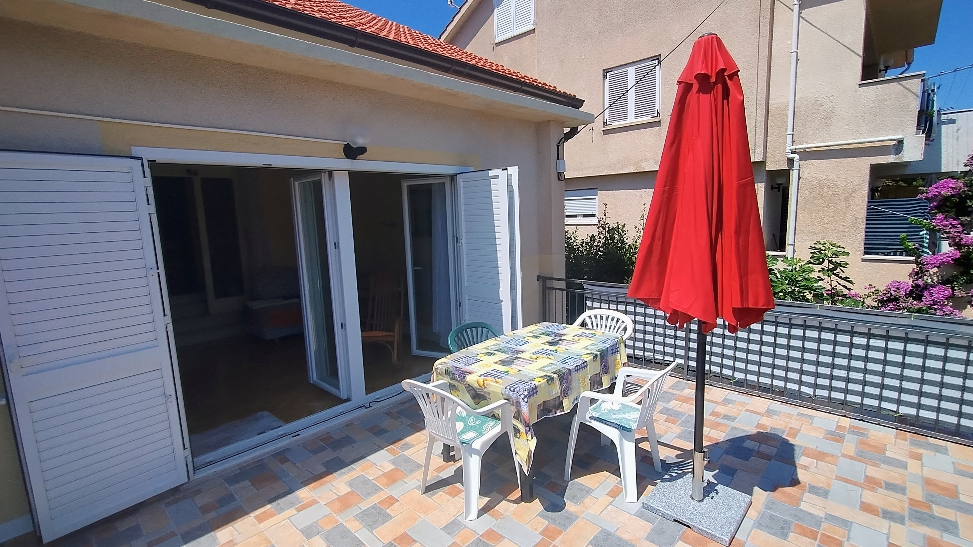 One bedroom apartment with terrace Jelsa, Hvar  A-a