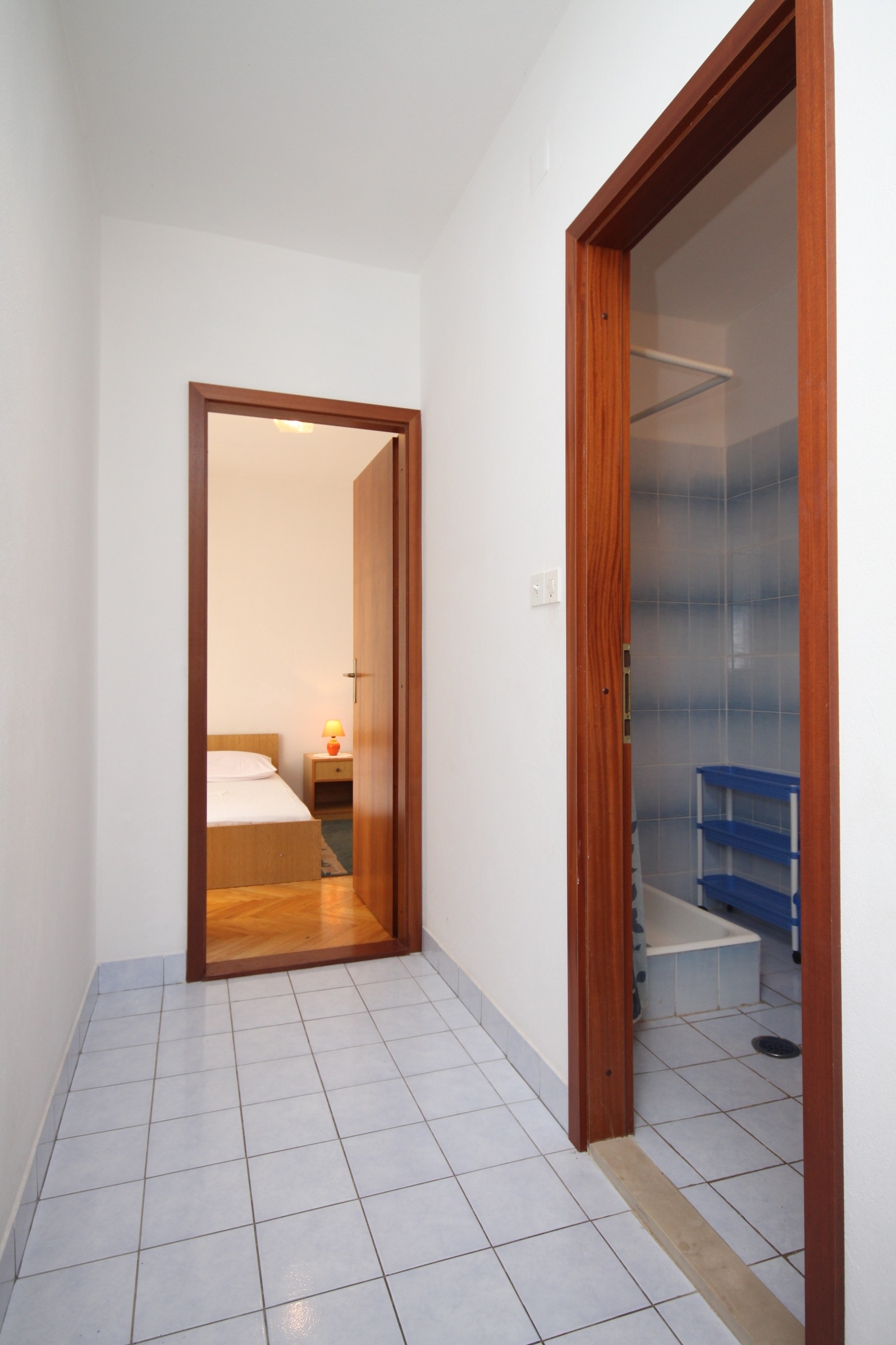 Two bedroom apartment with balcony Vrboska, Hvar  A-b