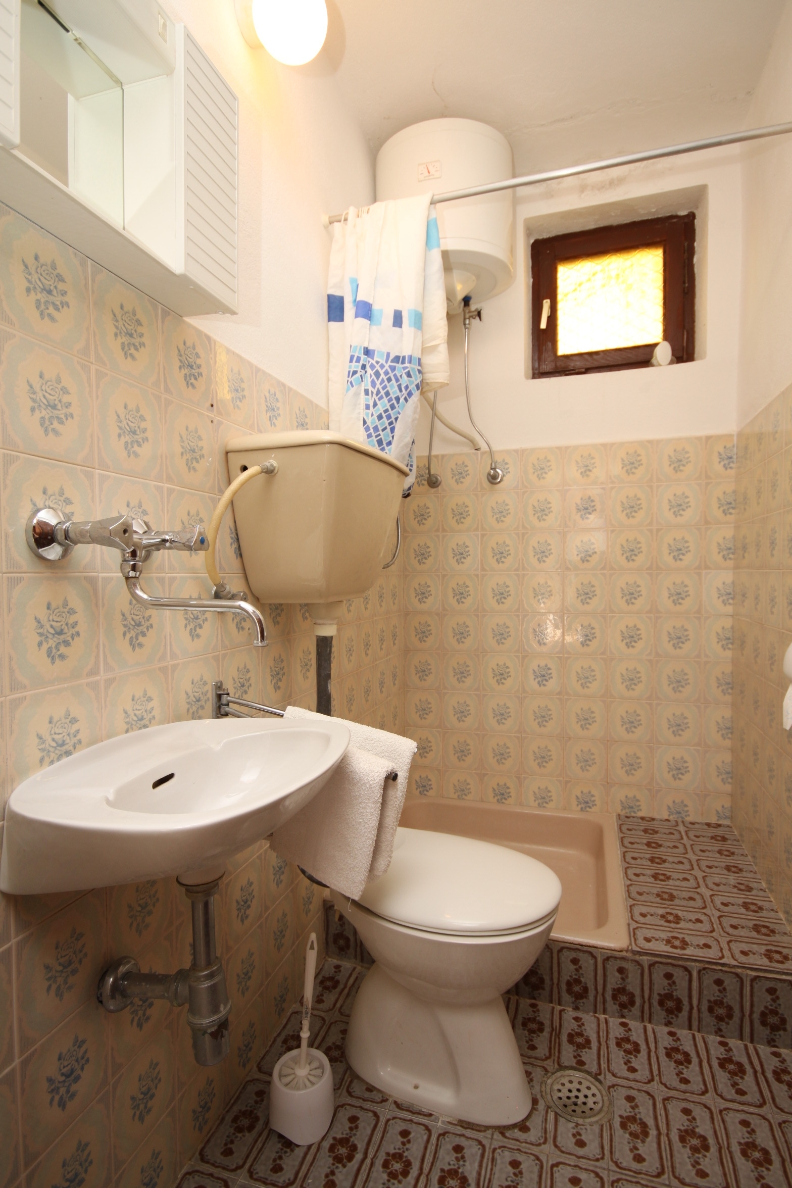 Four bedroom apartment near beach Basina, Hvar  A-a
