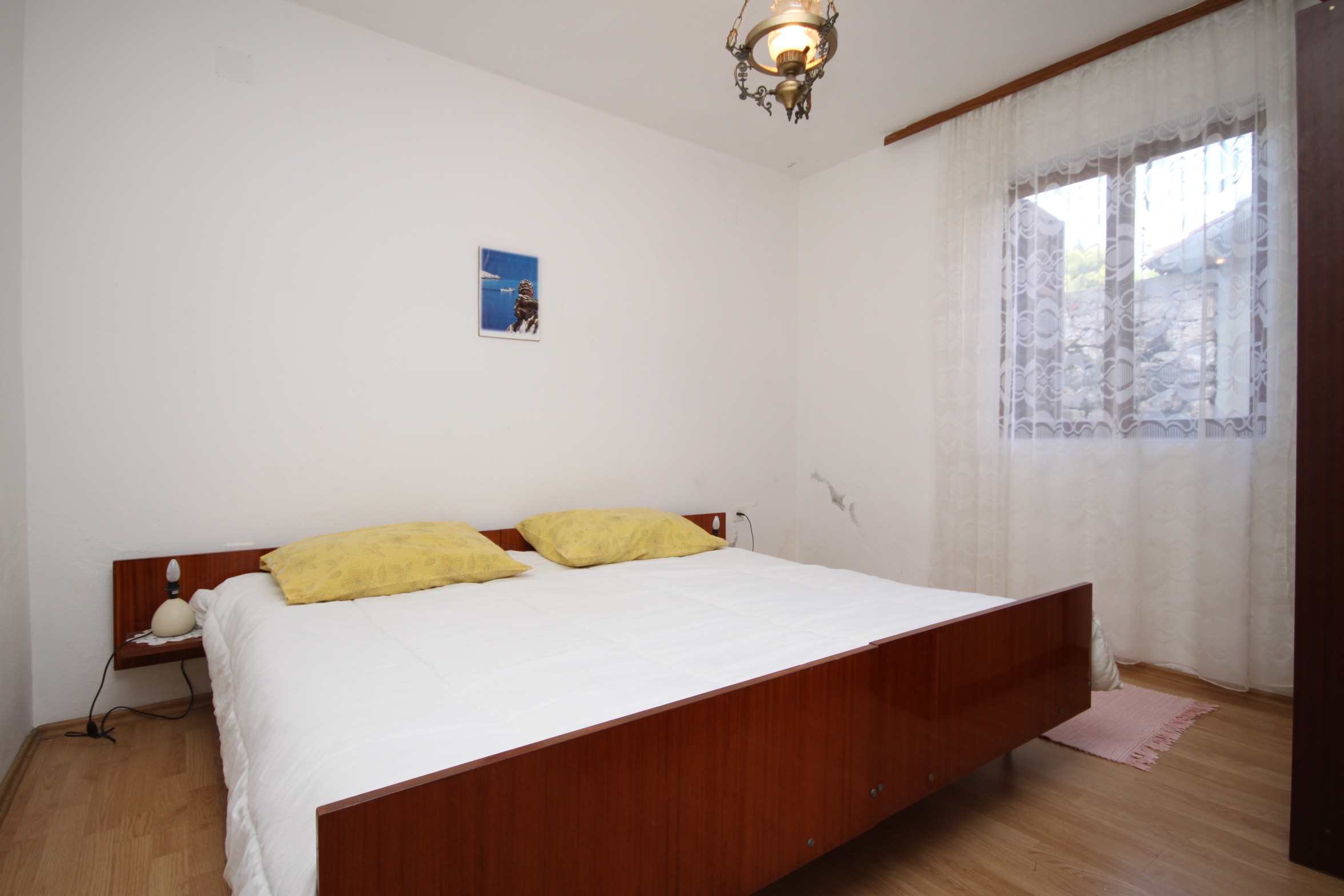 Four bedroom apartment near beach Basina, Hvar  A-a
