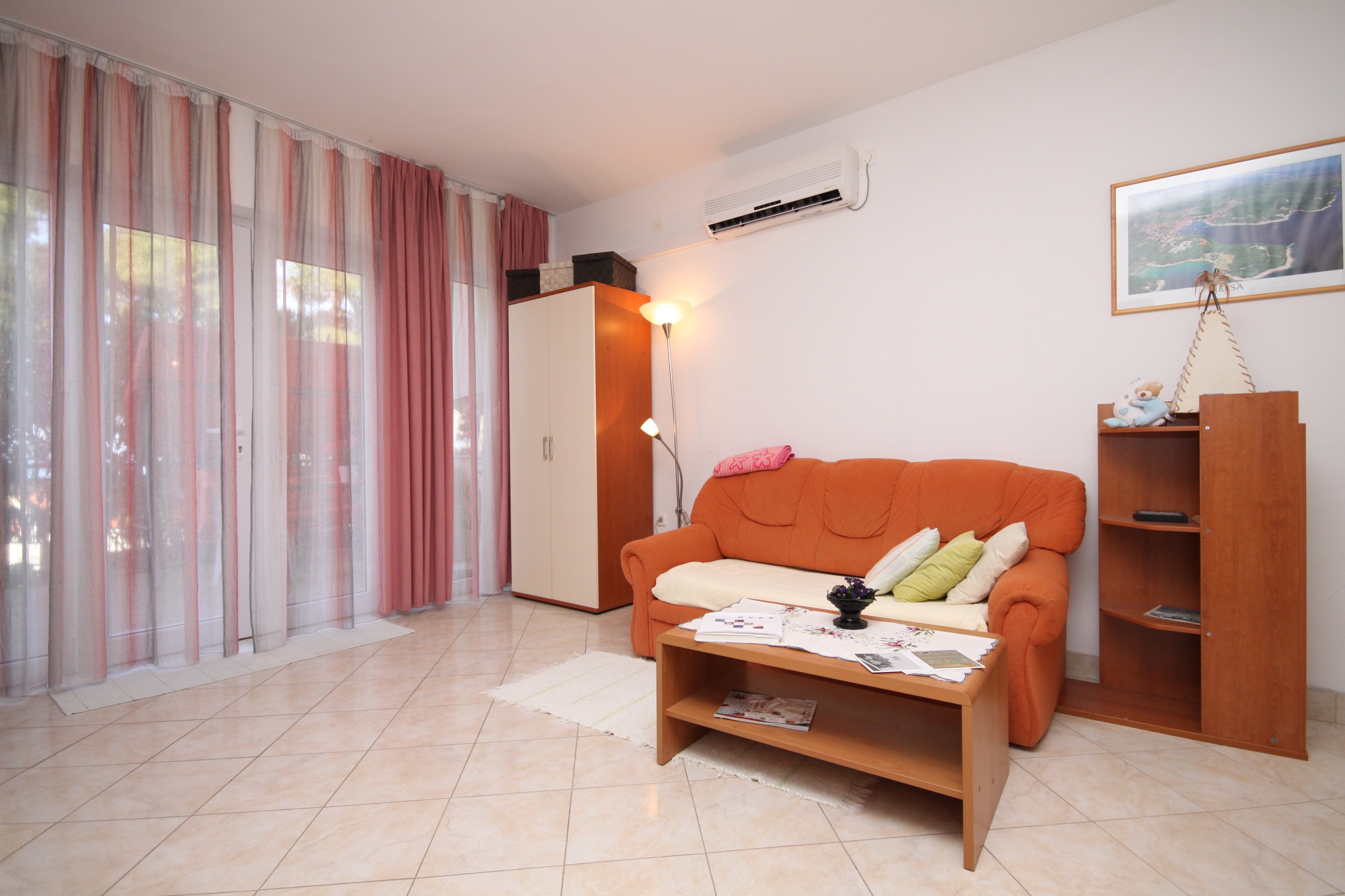 One bedroom apartment with terrace and sea view Jelsa, Hvar (A-8751-a)