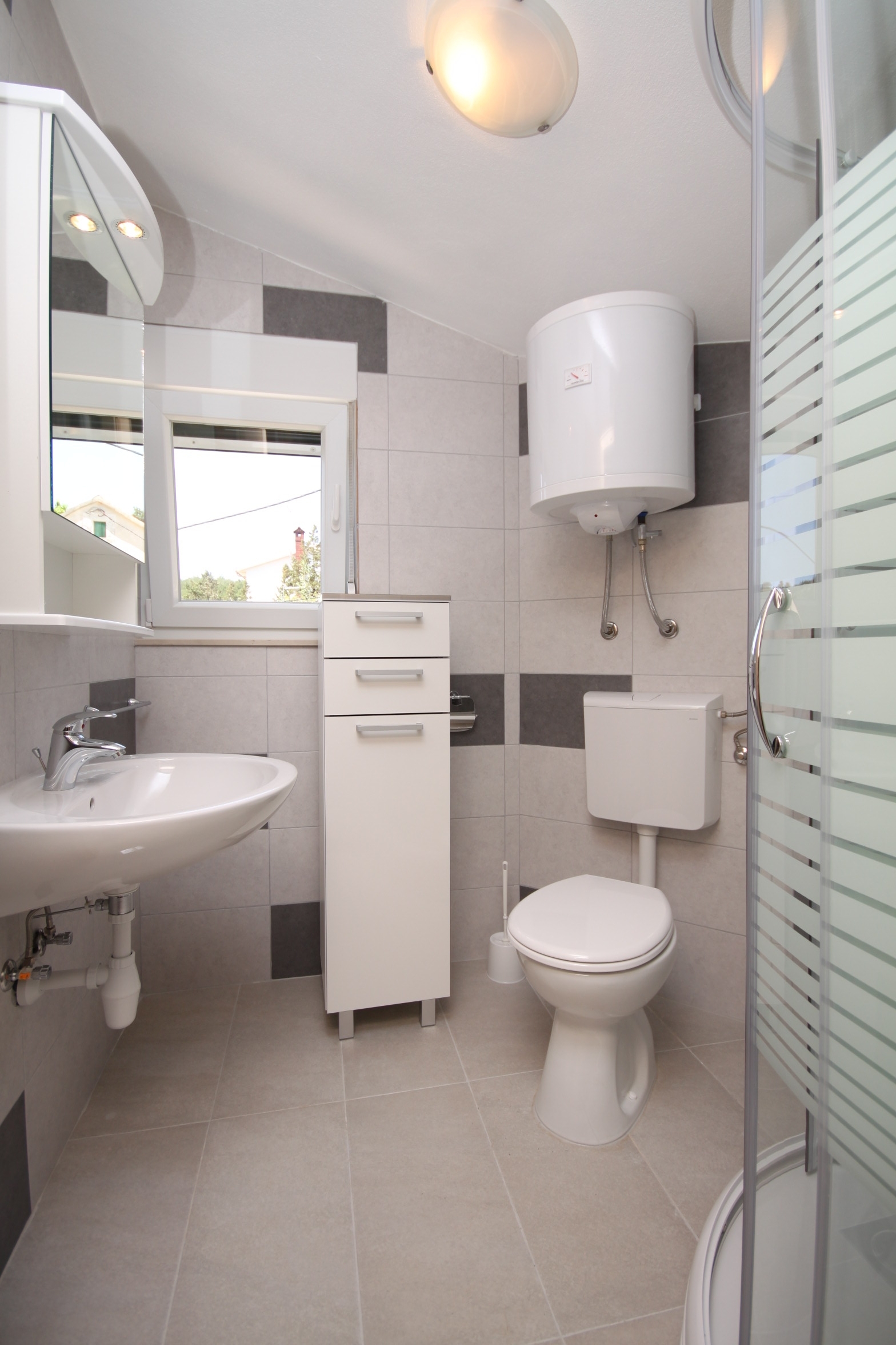 Two bedroom apartment near beach Basina, Hvar  A-a