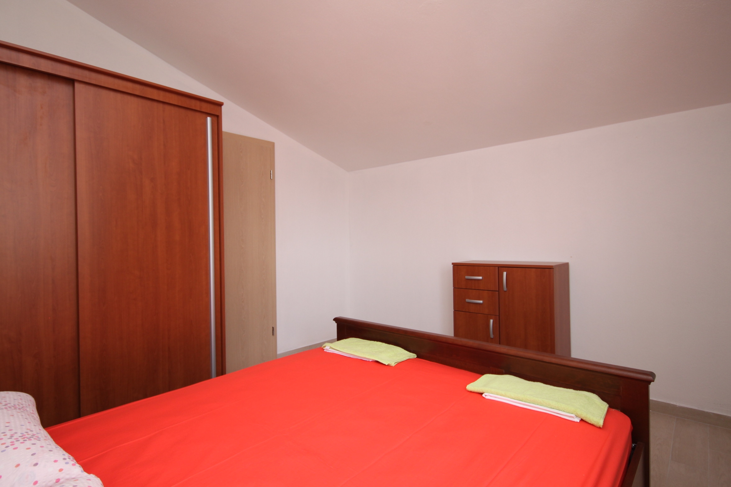 Two bedroom apartment near beach Basina, Hvar  A-a