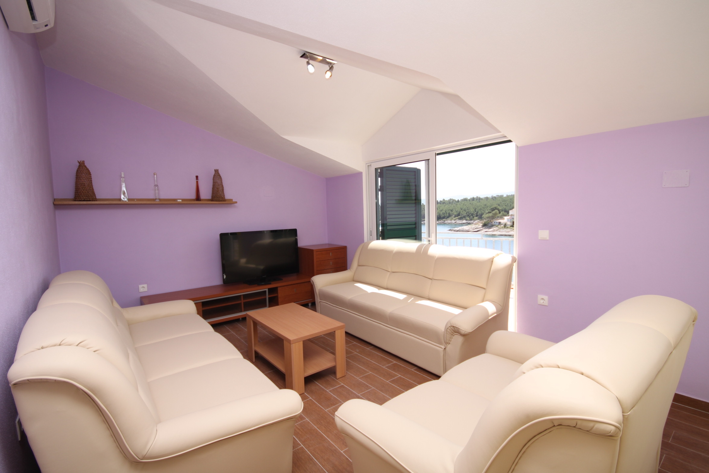 Two bedroom apartment near beach Basina, Hvar (A-8754-a)