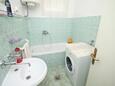 Bathroom 2 Stari Grad, Bathroom 2 in the apartment, (pet friendly) and WiFi.