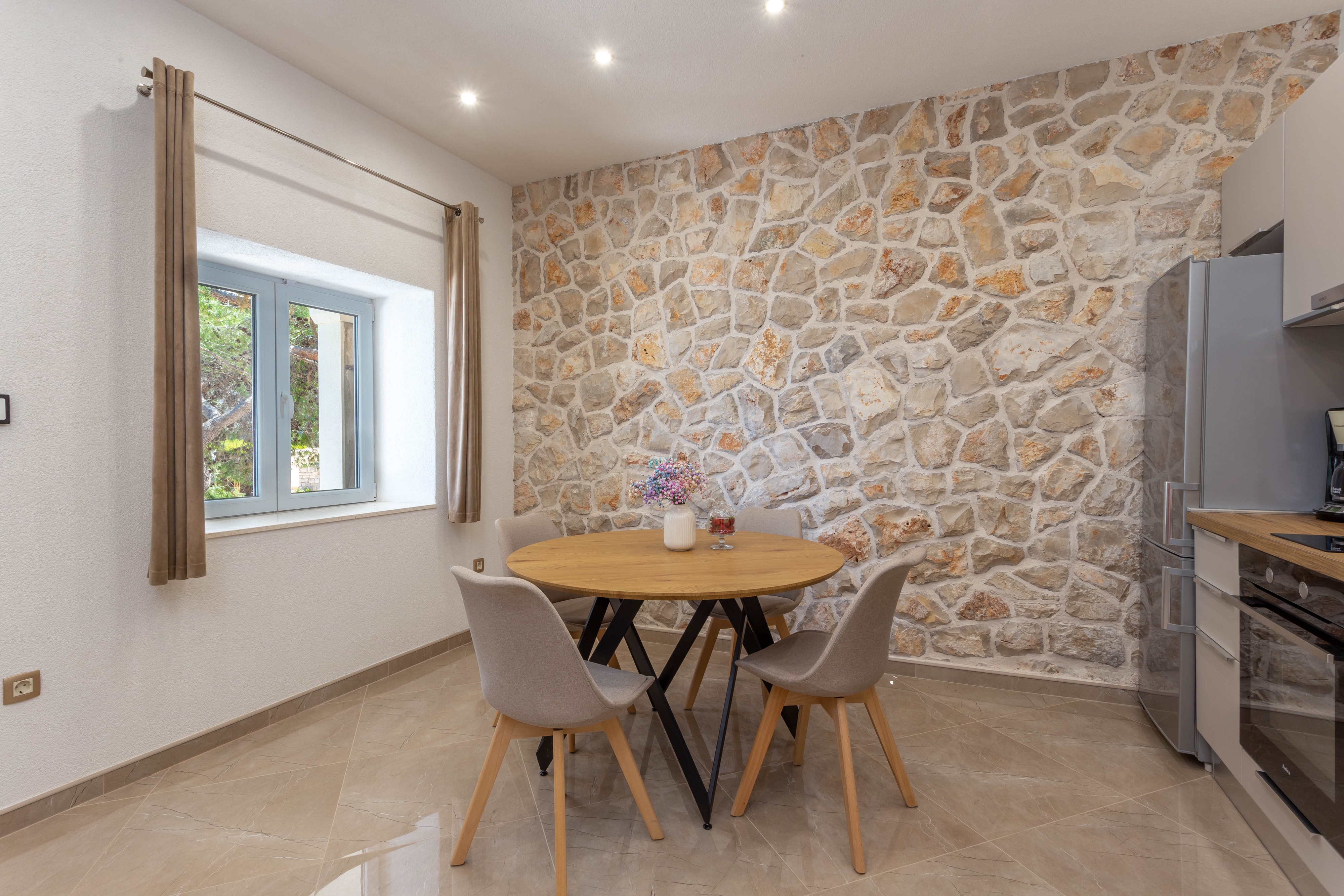 Top Hvar Zastupac Top Hvar Zastupac