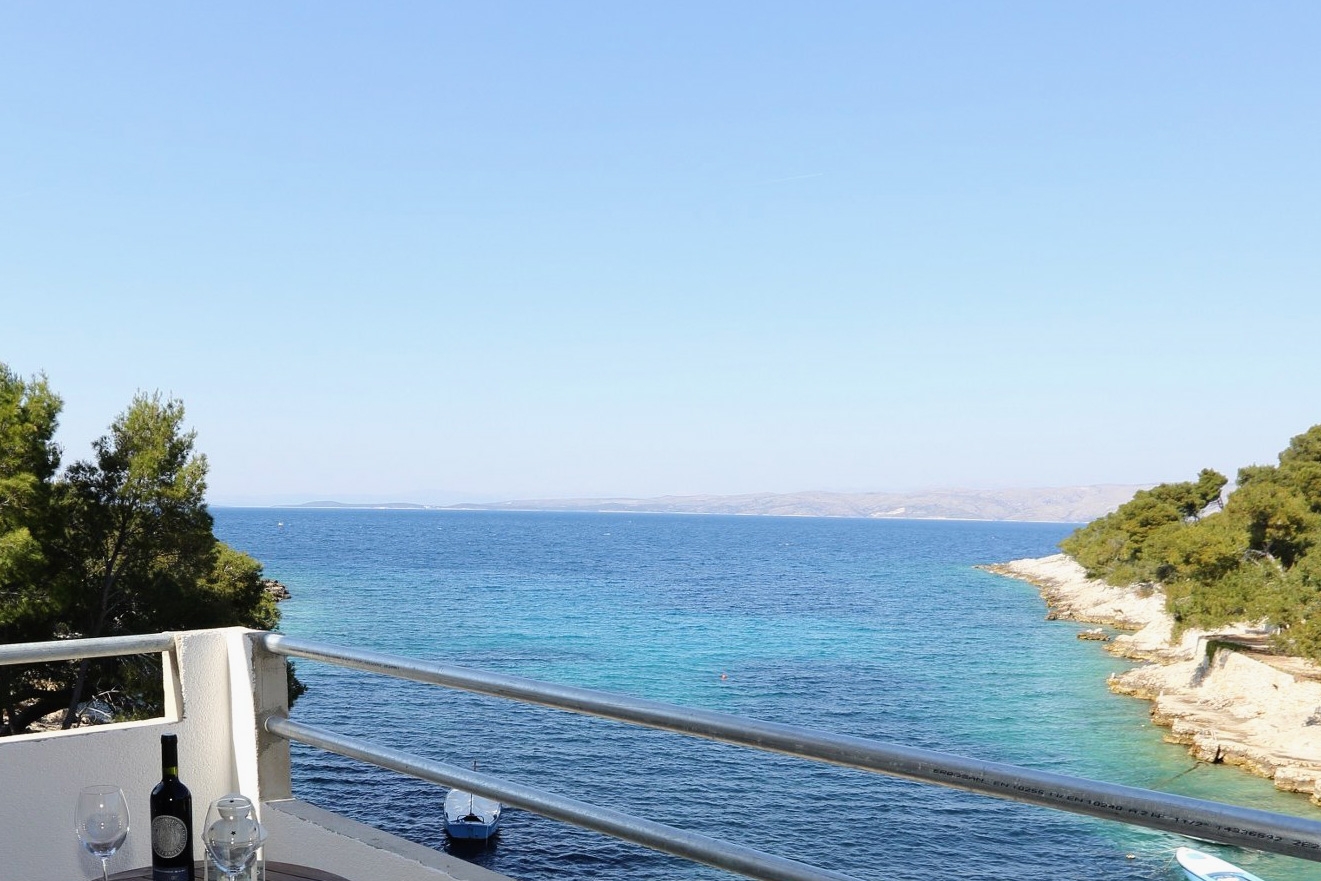 One bedroom apartment near beach Cove Zastupac, Hvar  A-e