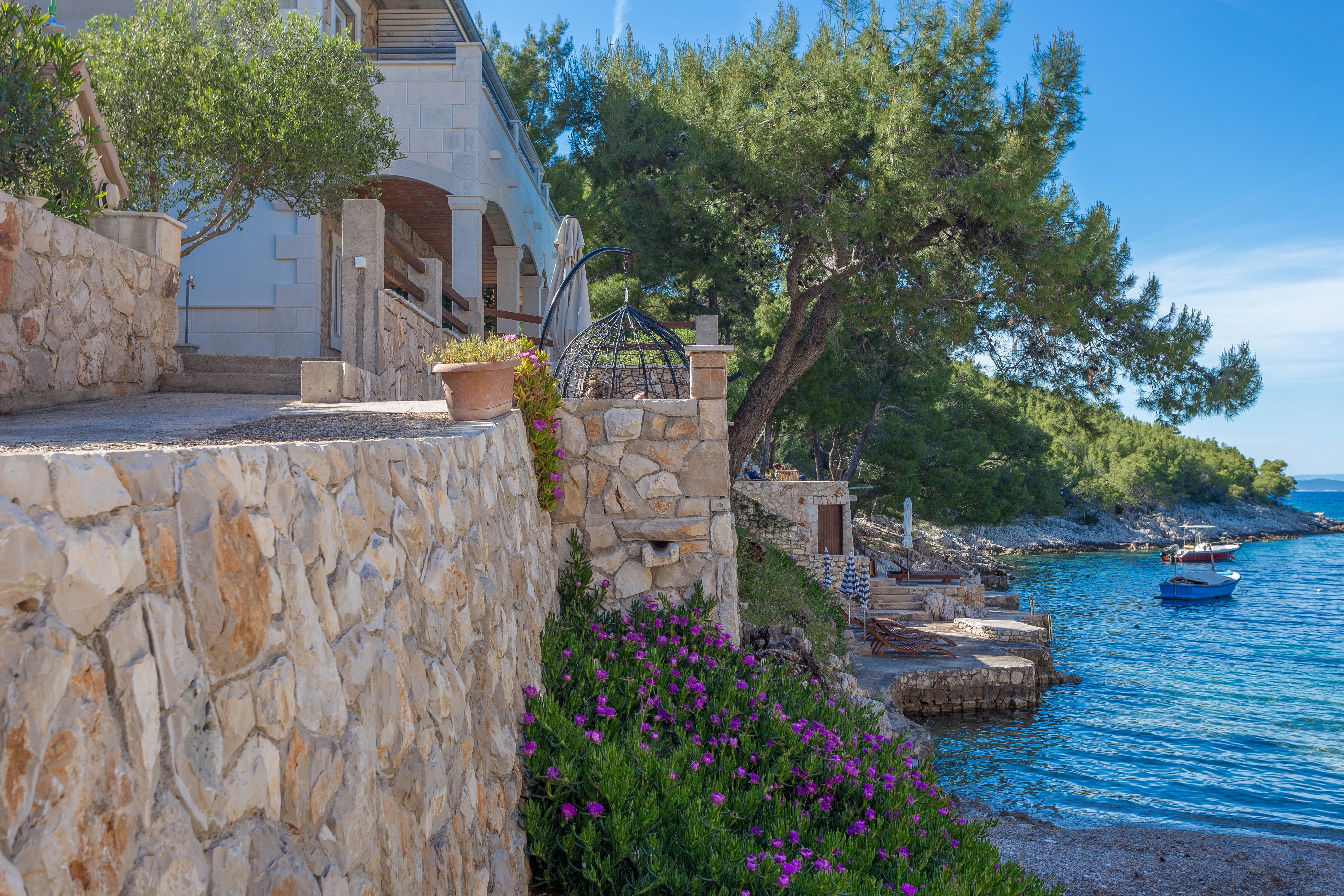 Two bedroom apartment near beach Cove Zastupac (Hvar) (A-8761-a) Two bedroom apartment near beach Cove Zastupac (Hvar) (A-8761-a)