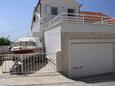 Parking lot Hvar, Hvar, Parking lot 8771 - Apartments near sea with pebble beach.