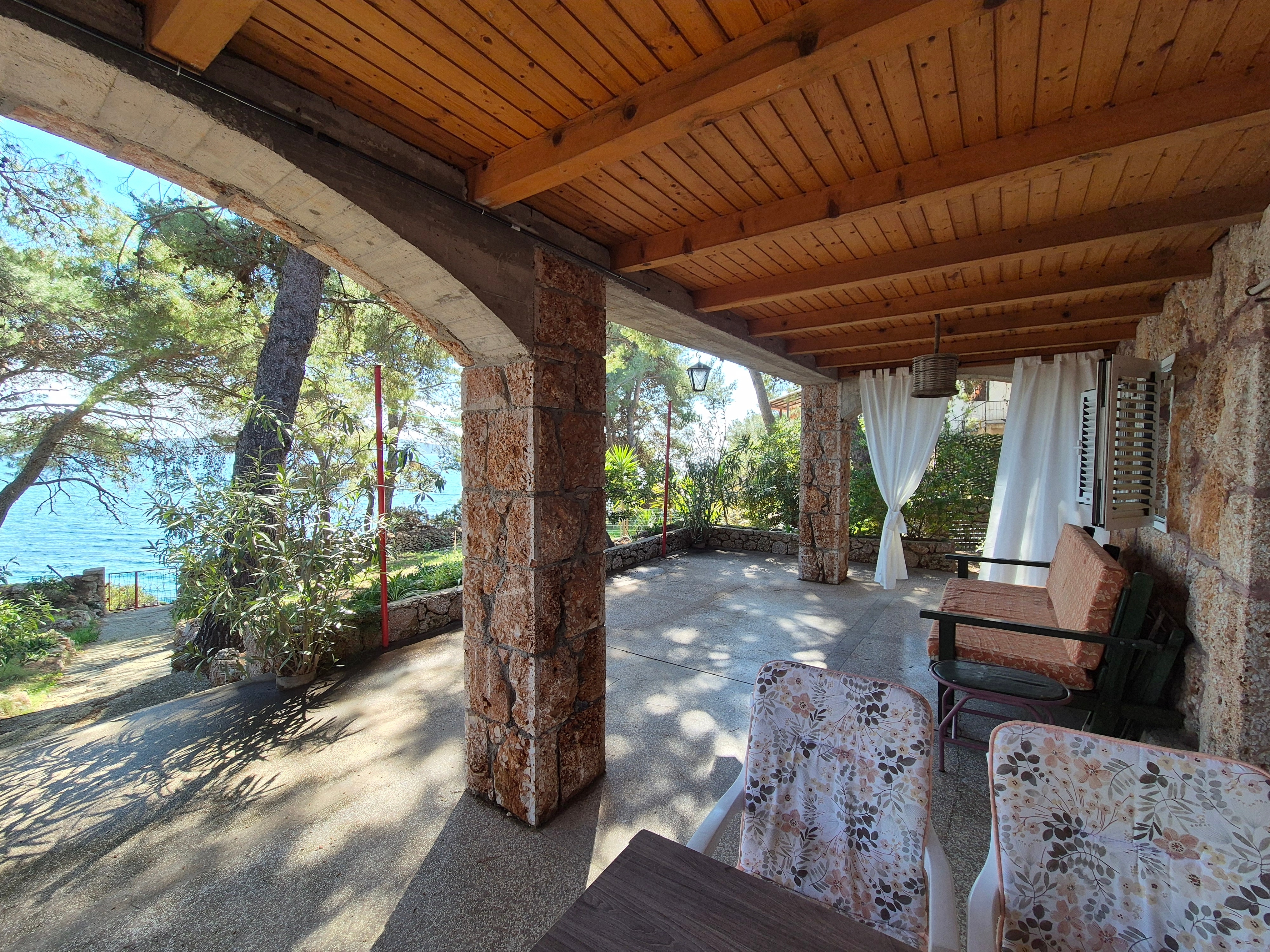 One bedroom apartment near beach Zavala, Hvar (A-8774-b)