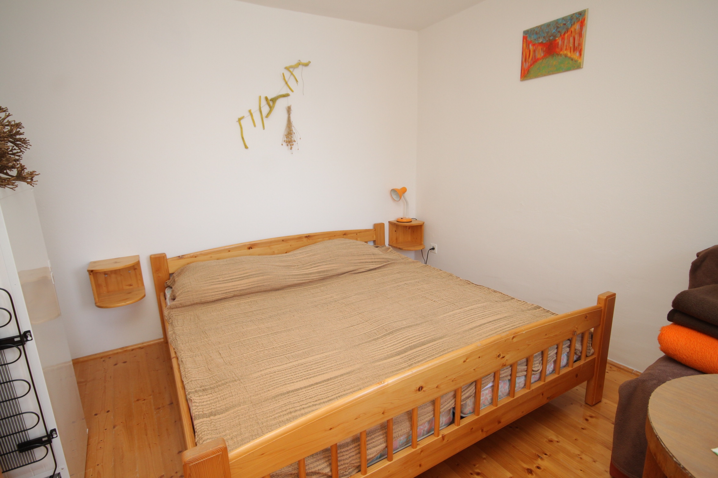 Room near beach Cove Zaraće, Hvar (S-8781-a) Room near beach Cove Zaraće, Hvar (S-8781-a)