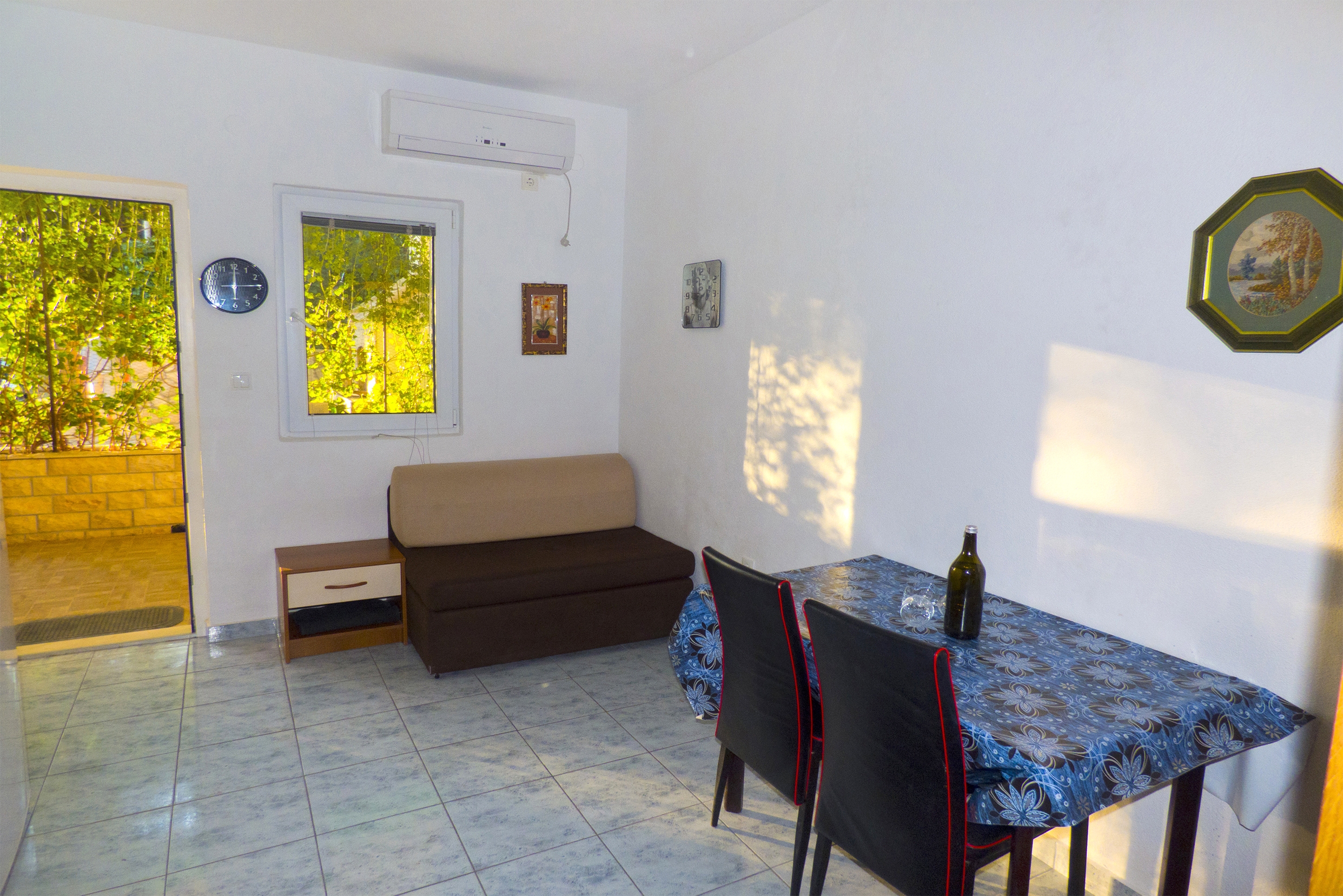 One bedroom apartment with terrace Ivan Dolac, Hvar (A-8782-c) One bedroom apartment with terrace Ivan Dolac, Hvar (A-8782-c)