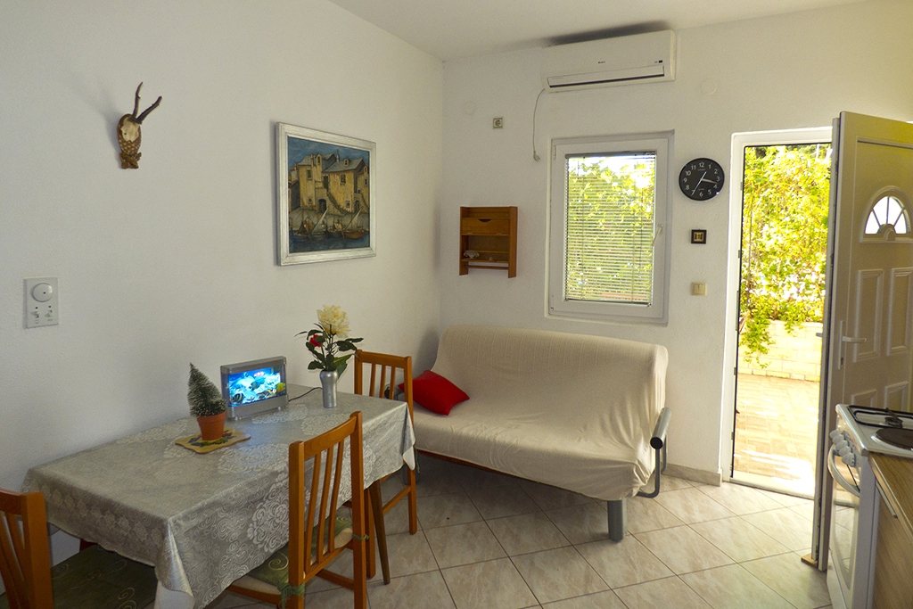 Two bedroom apartment with terrace and sea view Ivan Dolac, Hvar (A-8782-d) Two bedroom apartment with terrace and sea view Ivan Dolac, Hvar (A-8782-d)