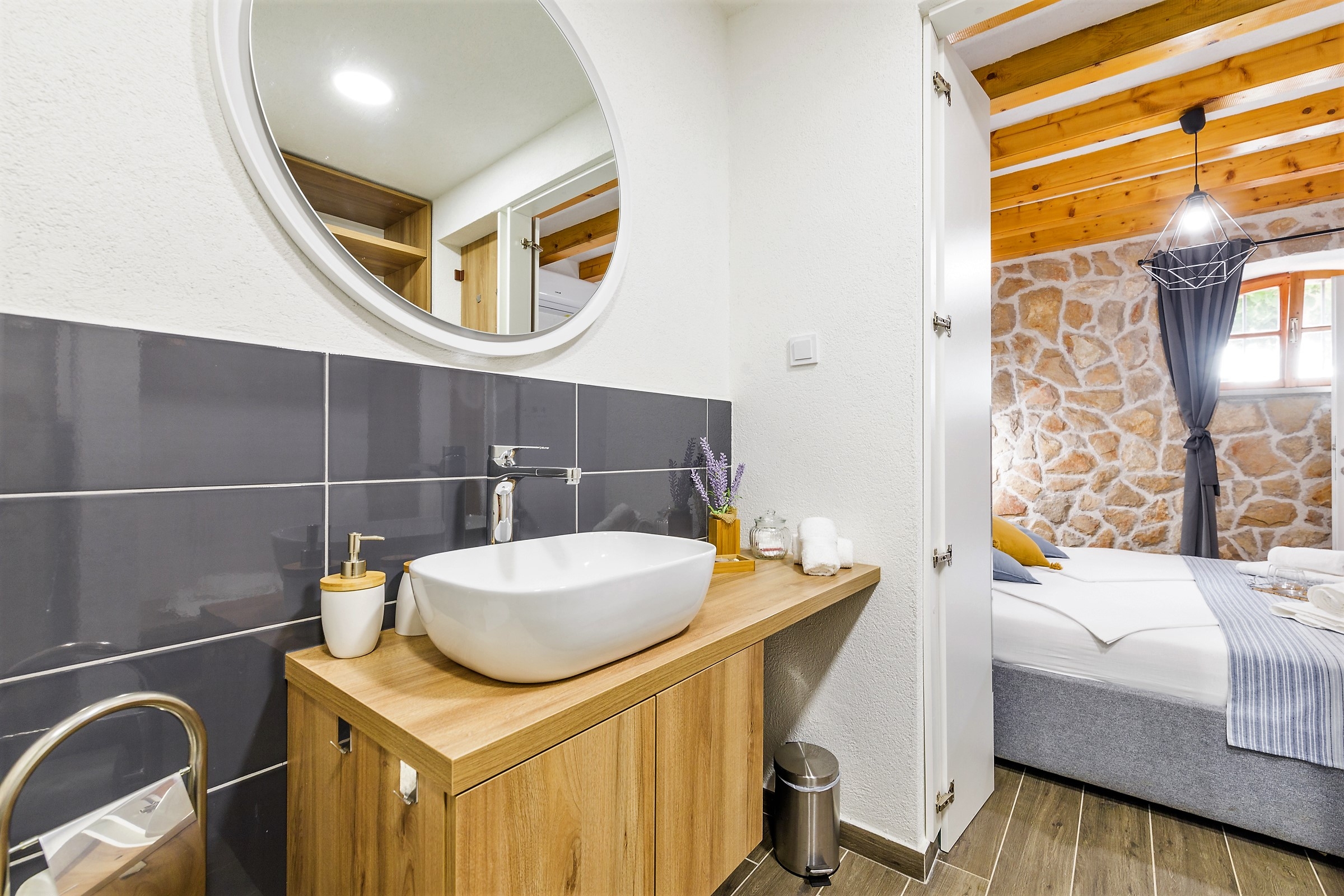 Four bedroom house with terrace and sea view Humac, Hvar  K