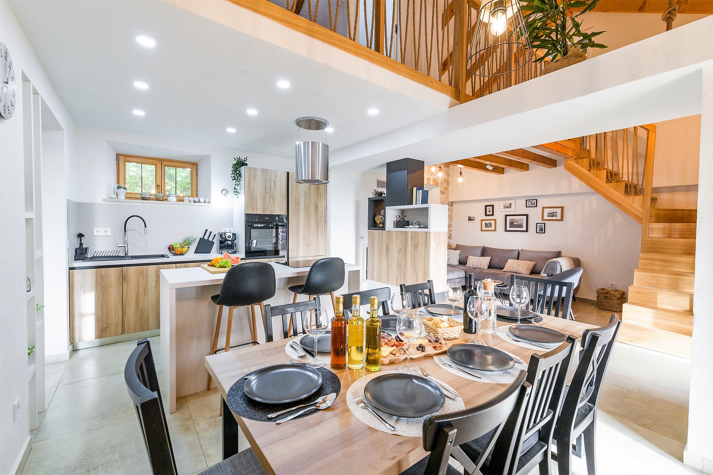 Four bedroom house with terrace and sea view Humac, Hvar  K