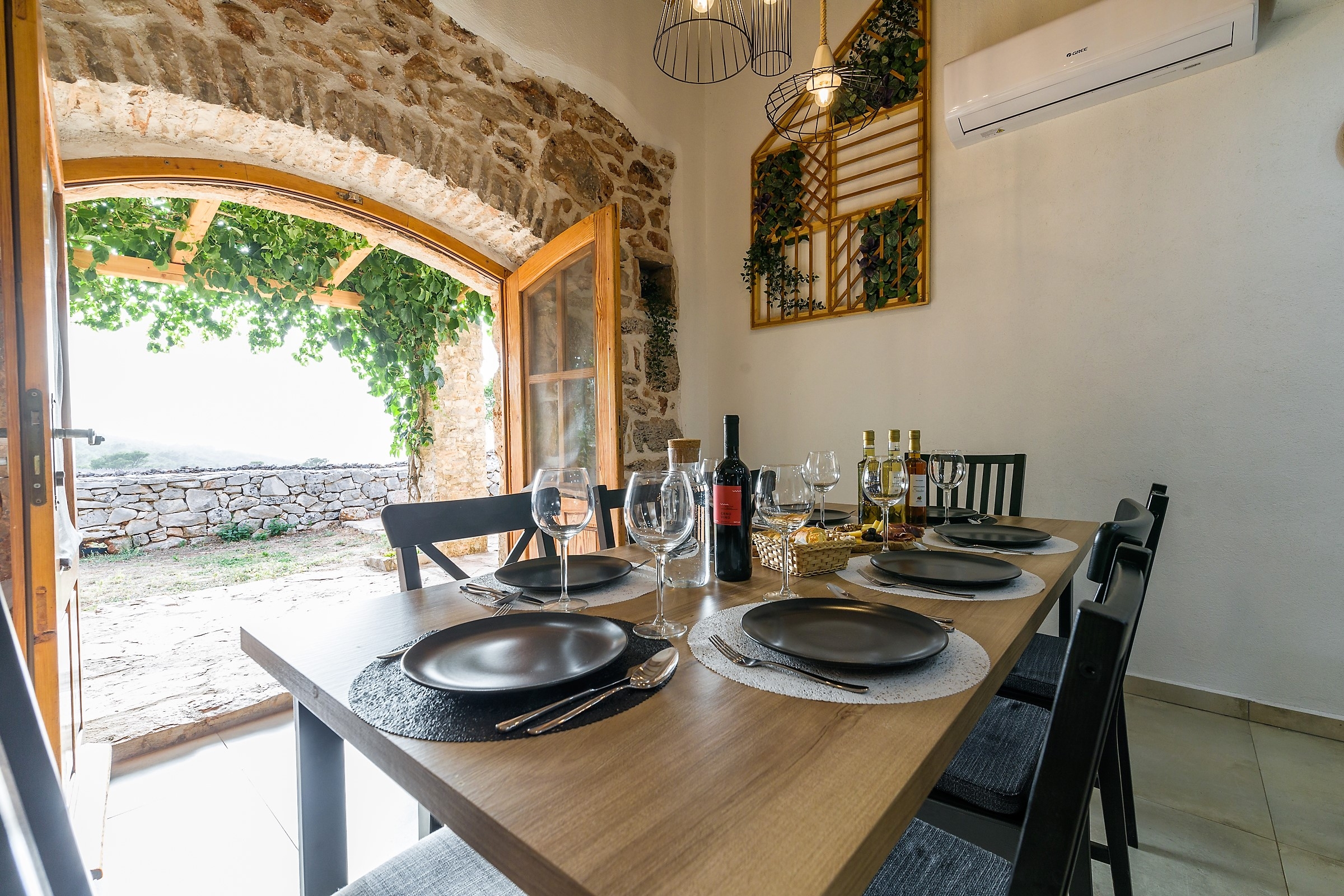 Four bedroom house with terrace and sea view Humac, Hvar  K