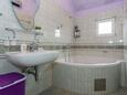 Ванная комната Hodilje, Ванная комната в размещении типа house, WiFi.