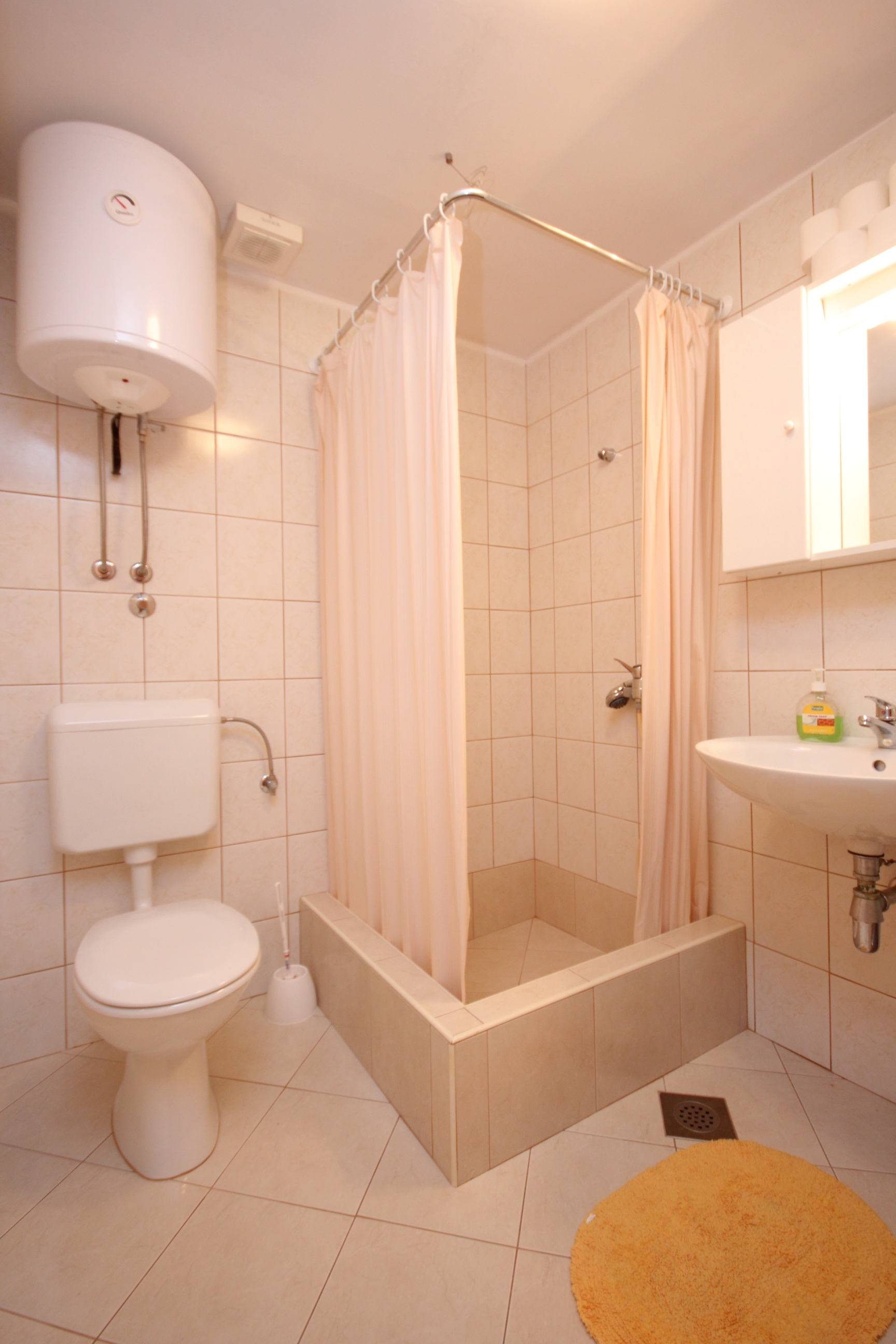 One bedroom apartment with terrace Makarska  A-b