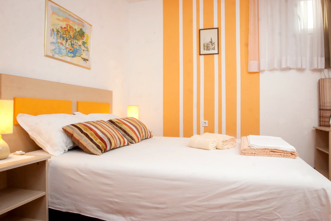 One bedroom apartment with terrace Makarska  A-b