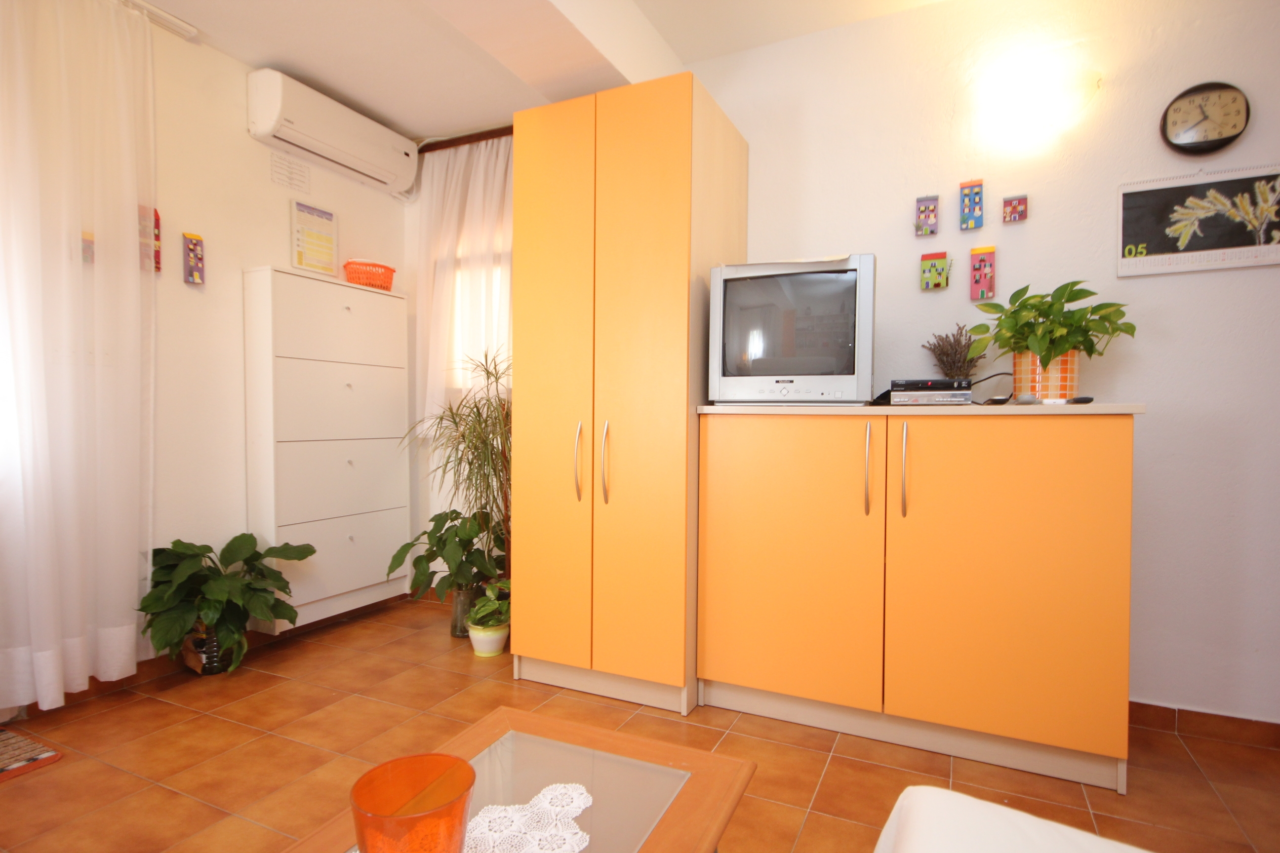 One bedroom apartment with terrace Makarska  A-b