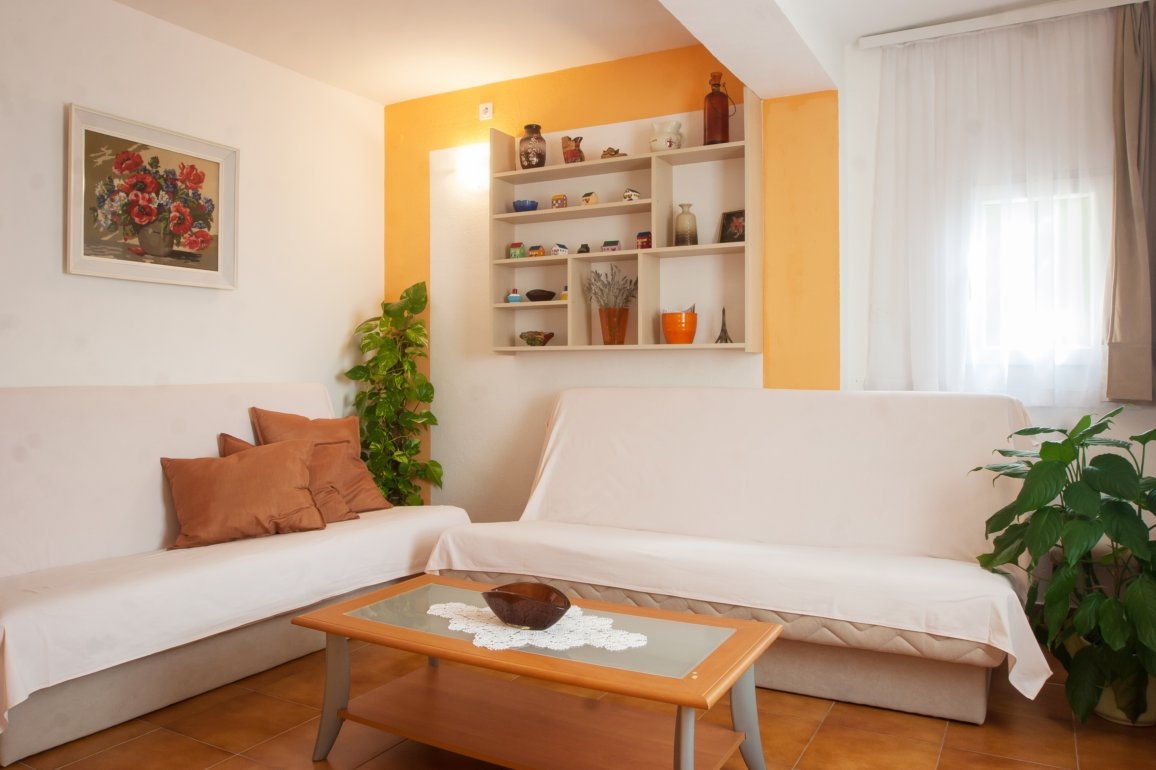 One bedroom apartment with terrace Makarska  A-b