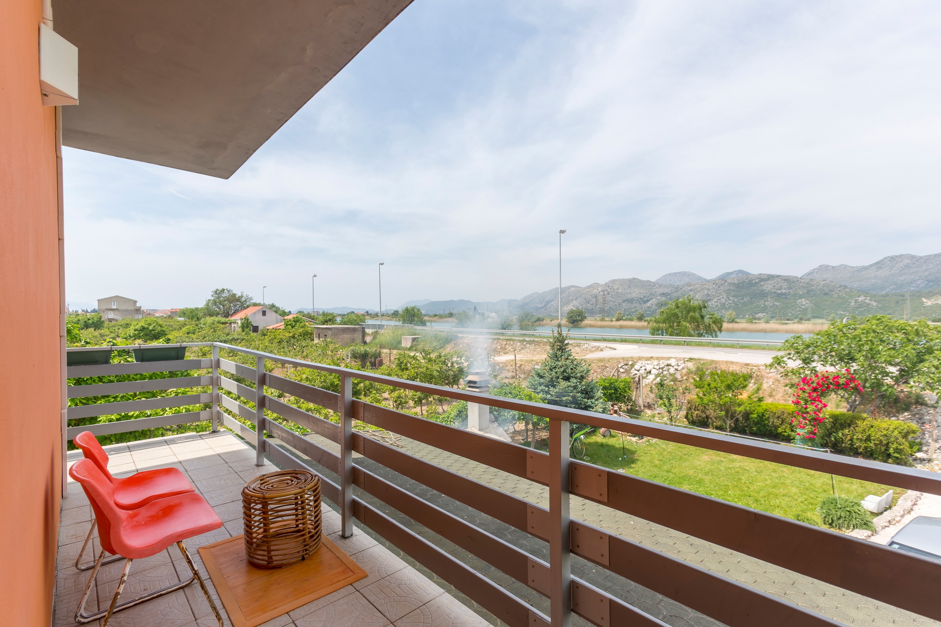 Four bedroom house with terrace Opuzen, Neretva Delta - Ušće Neretve  K