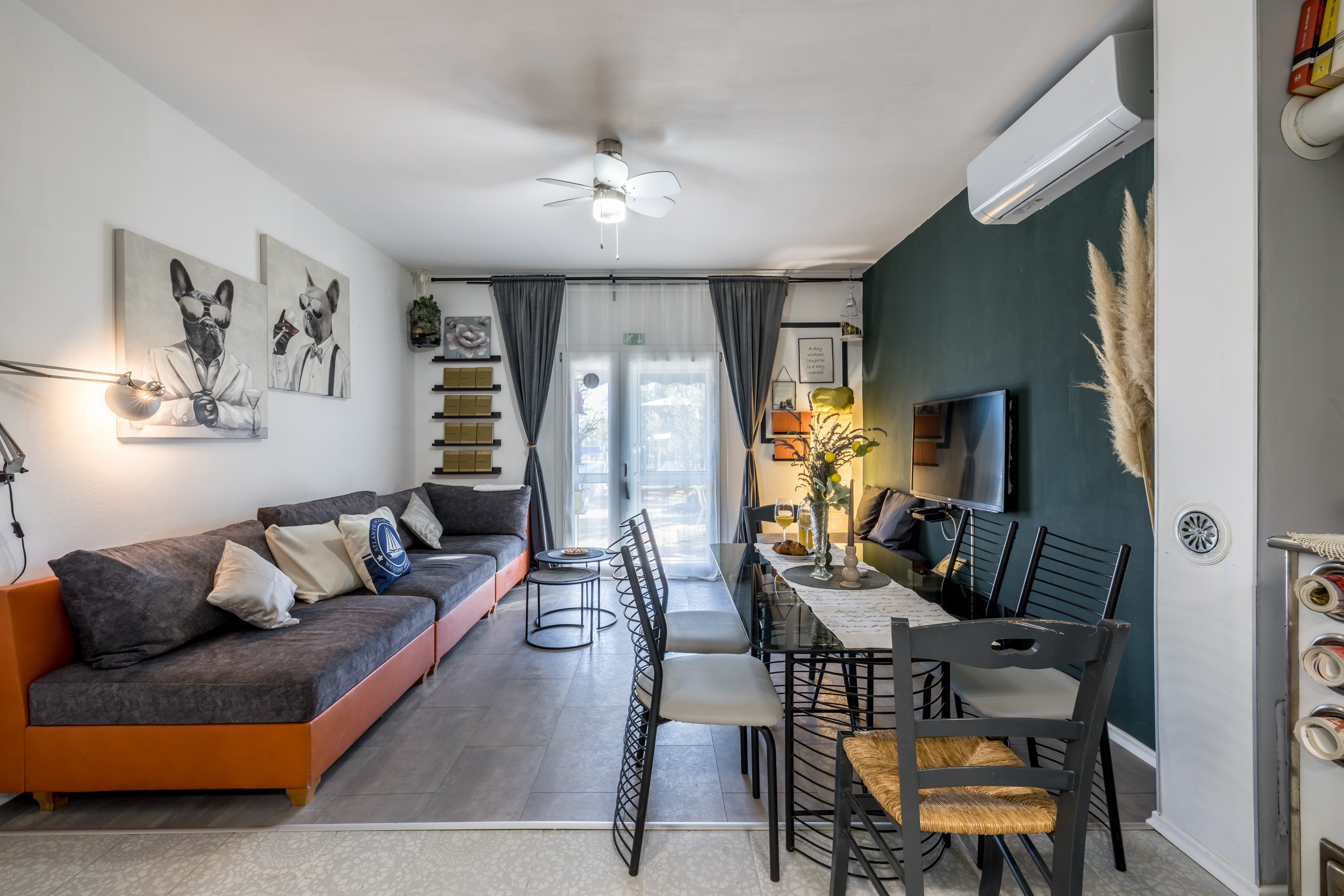 Four-bedroom house with terrace Opuzen, Neretva Delta - Ušće Neretve (K-8818) Four-bedroom house with terrace Opuzen, Neretva Delta - Ušće Neretve (K-8818)