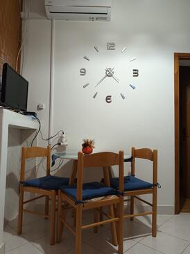 Dining room Sali, Dining room in the apartment, dostupna klima i WIFI.