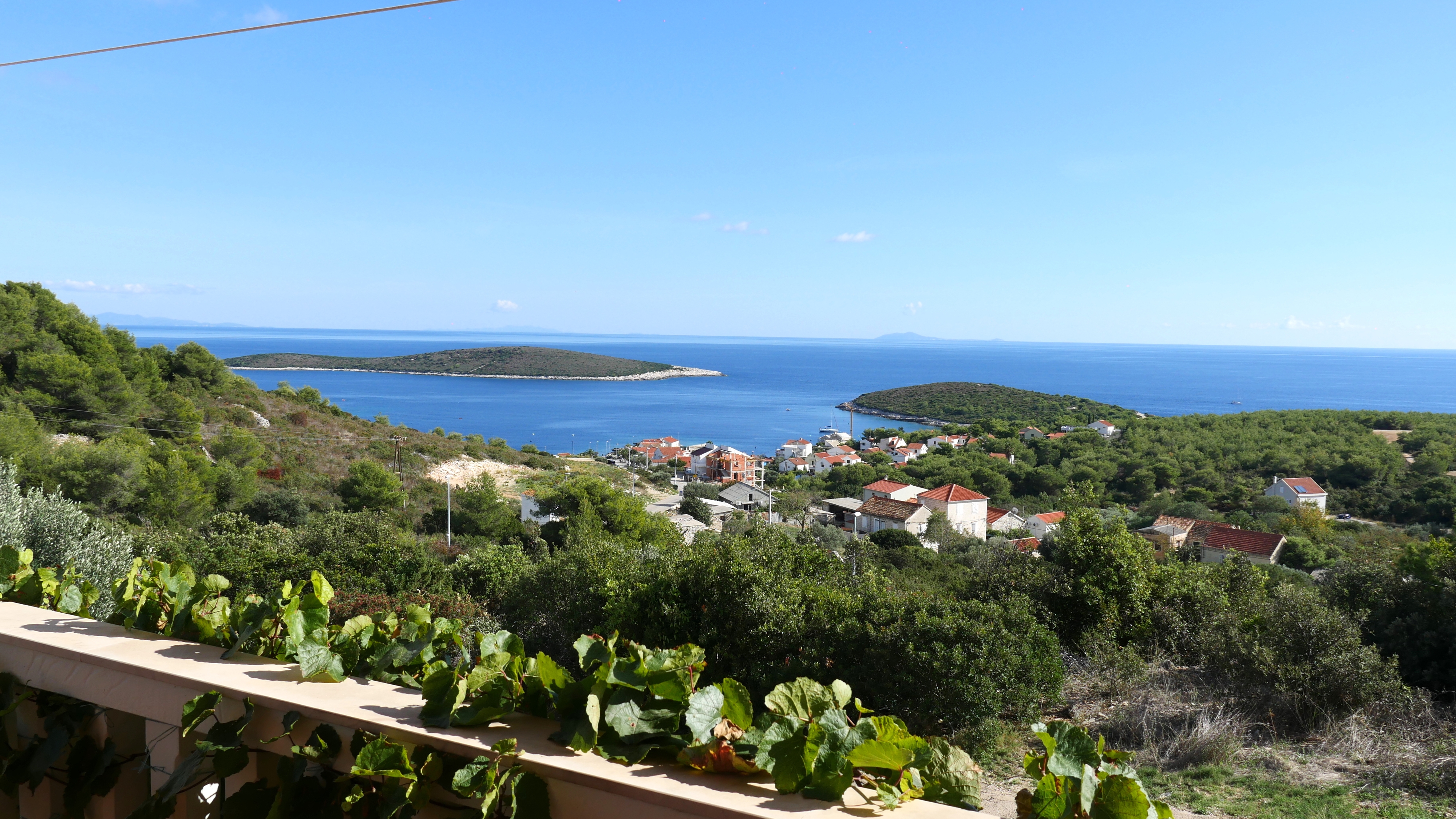 One bedroom apartment with terrace and sea view Rukavac, Vis  A-a