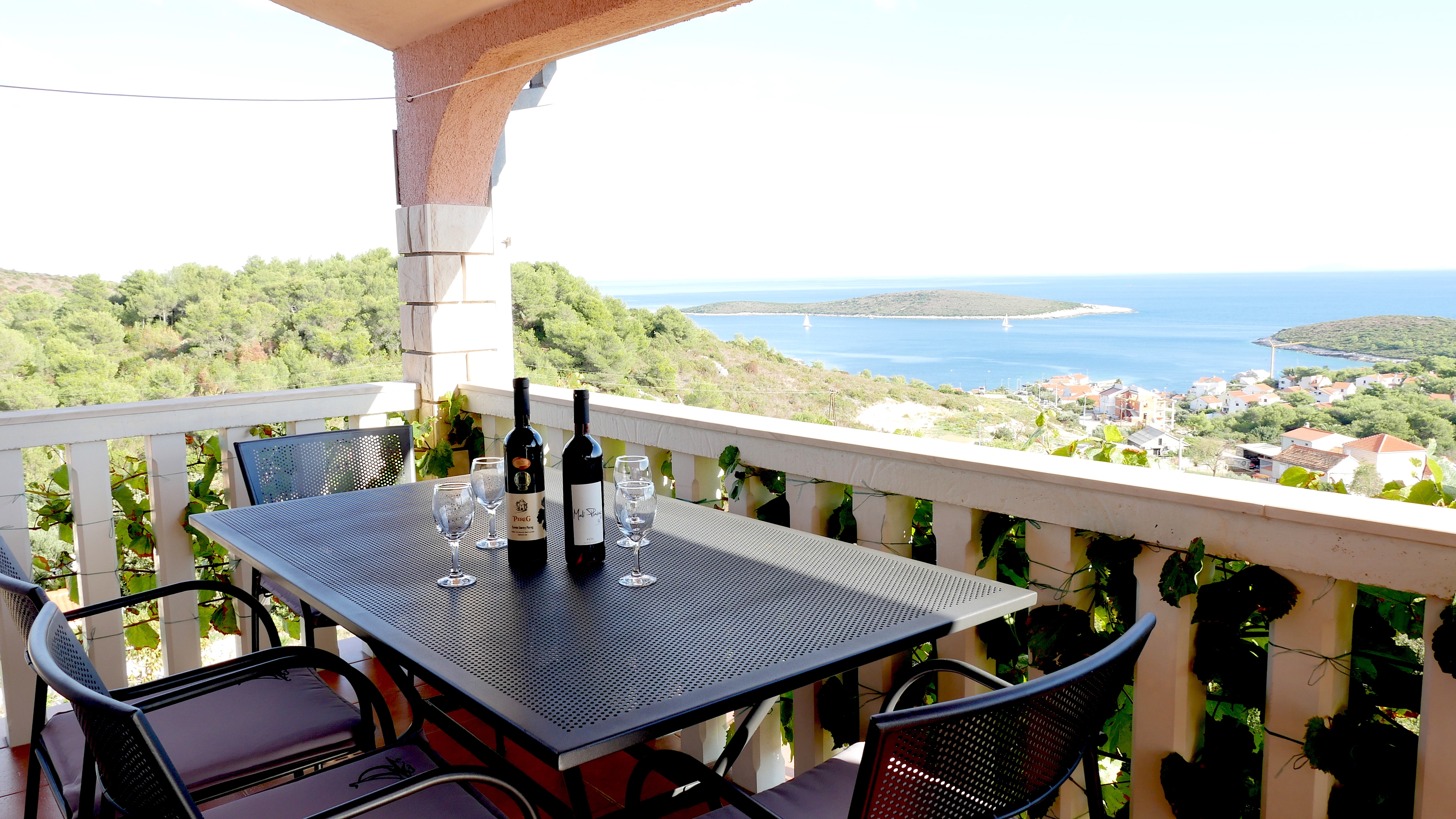 Two bedroom apartment with terrace and sea view Rukavac, Vis (A-8839-c) Two bedroom apartment with terrace and sea view Rukavac, Vis (A-8839-c)