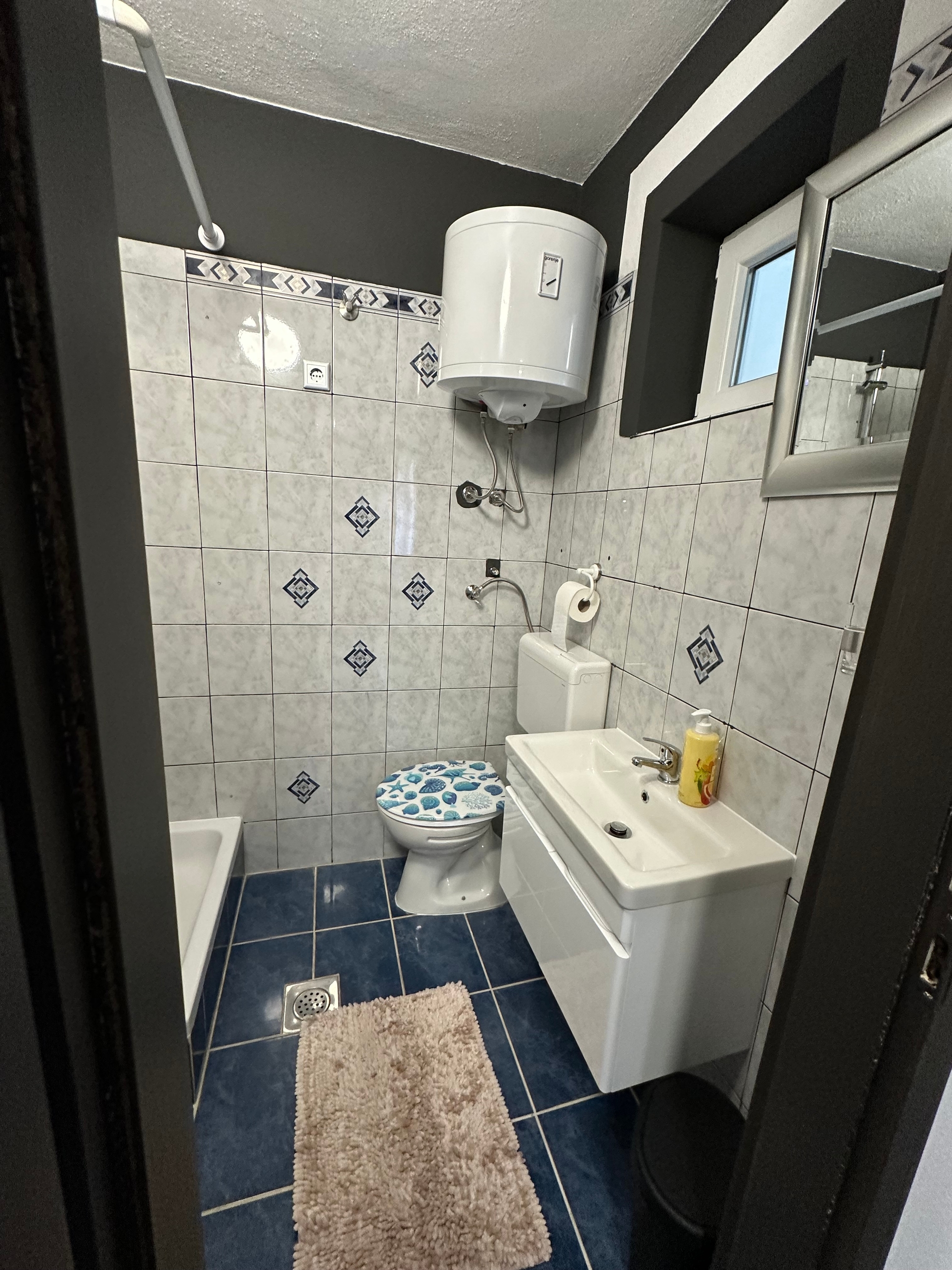 Two bedroom apartment with terrace Rukavac, Vis  A-a
