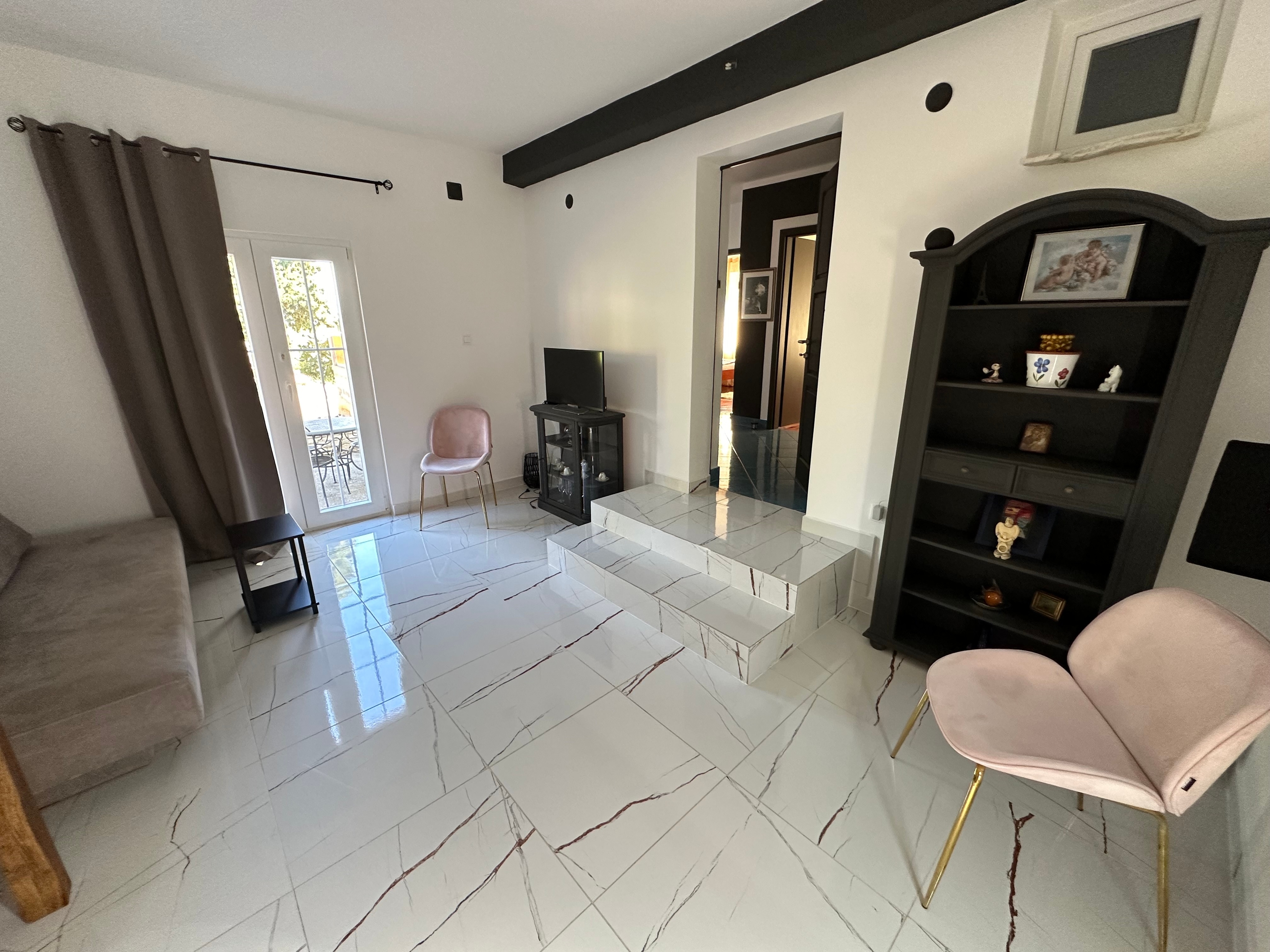 Two bedroom apartment with terrace Rukavac, Vis  A-a