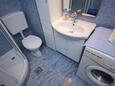 Bathroom Vis, Bathroom in the apartment, (pet friendly) and WiFi.